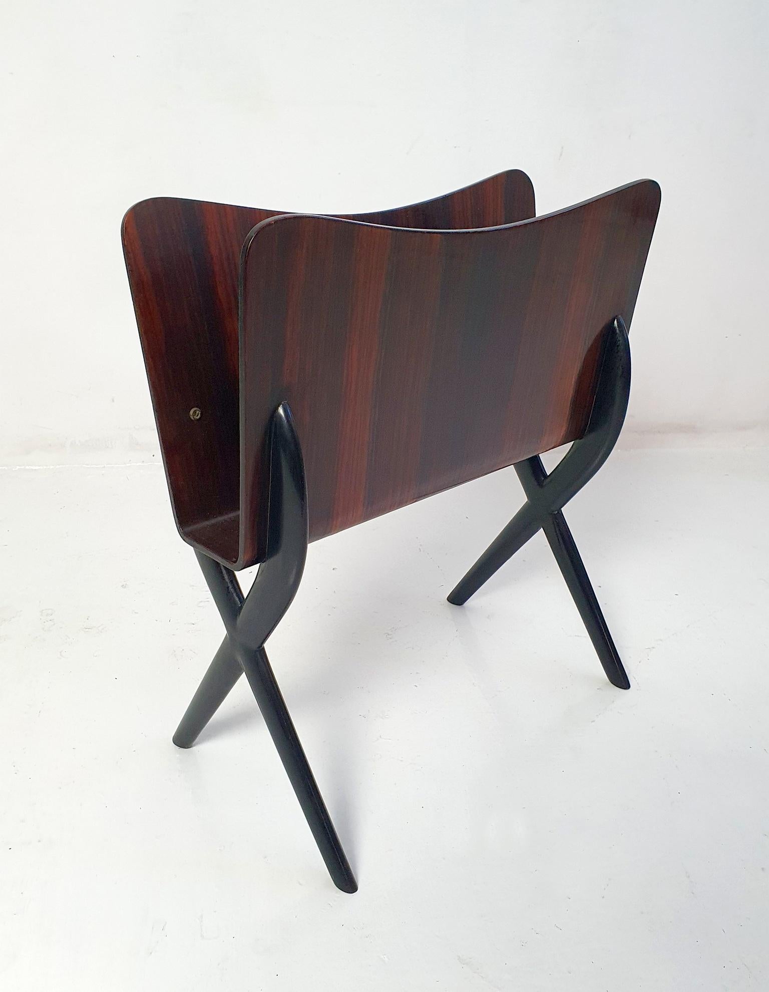 Midcentury Magazine Rack in the Manner of Ico Parisi, Italy In Good Condition For Sale In Albano Laziale, Rome/Lazio