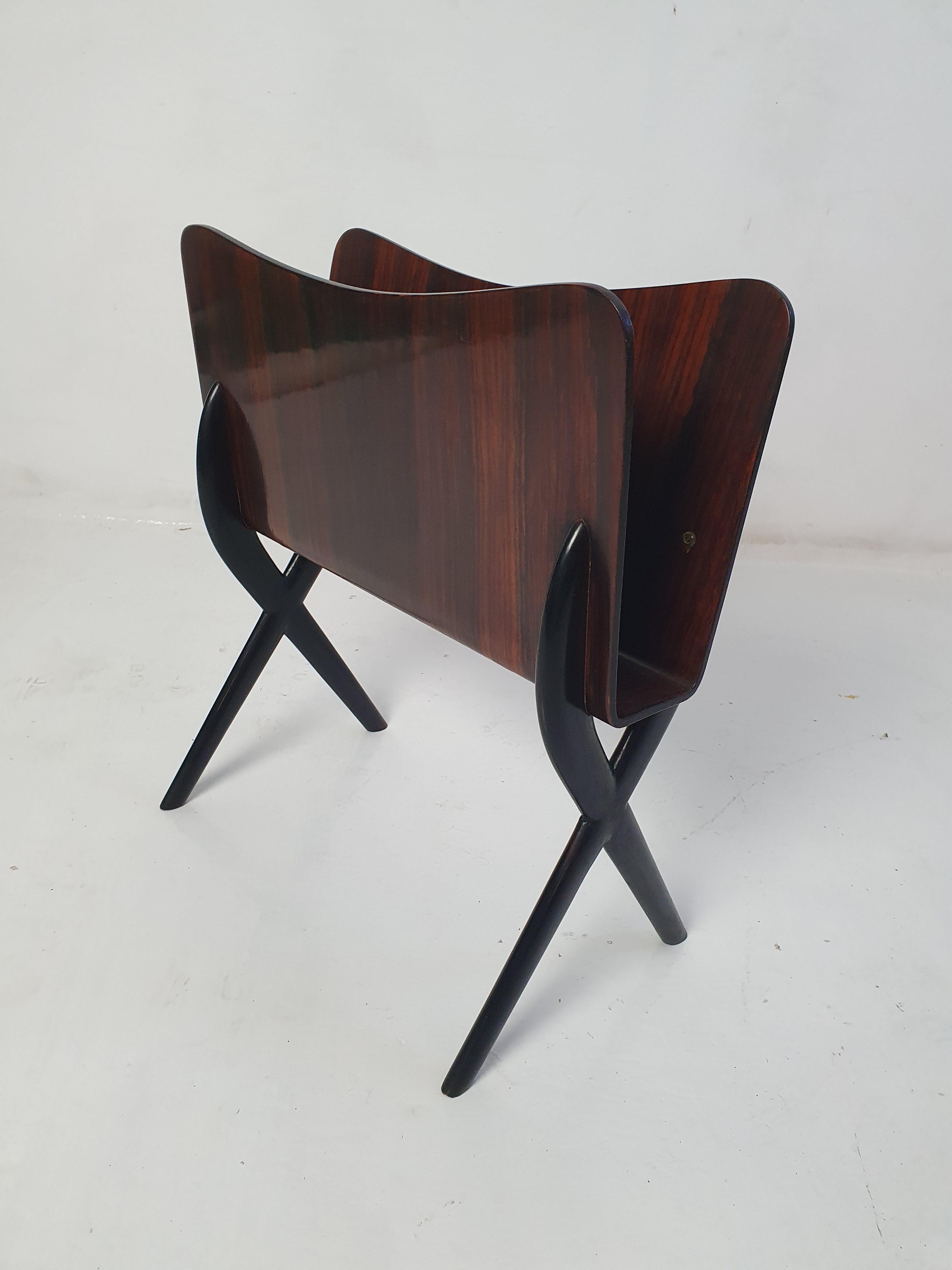 Walnut Midcentury Magazine Rack in the Manner of Ico Parisi, Italy For Sale