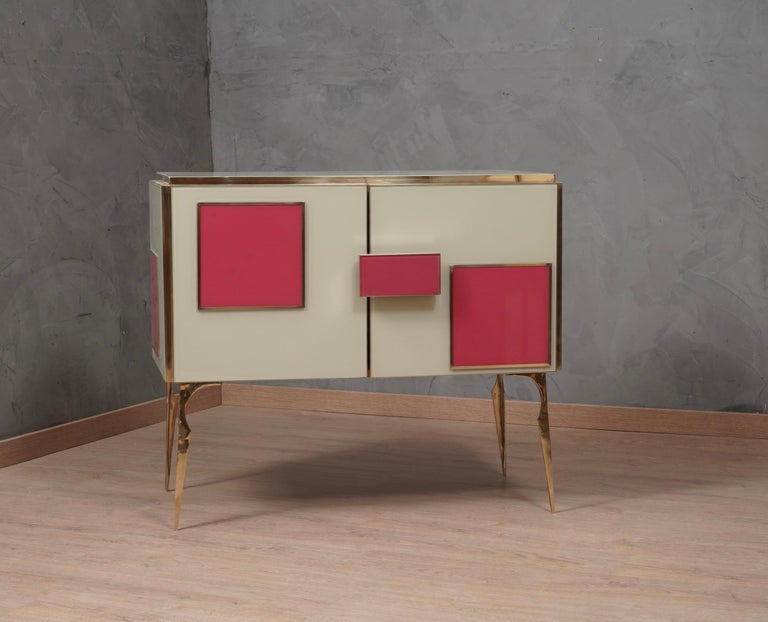 MidCentury Magenta and White Glass and Brass Italian Sideboard, 2000 In Good Condition For Sale In Rome, IT