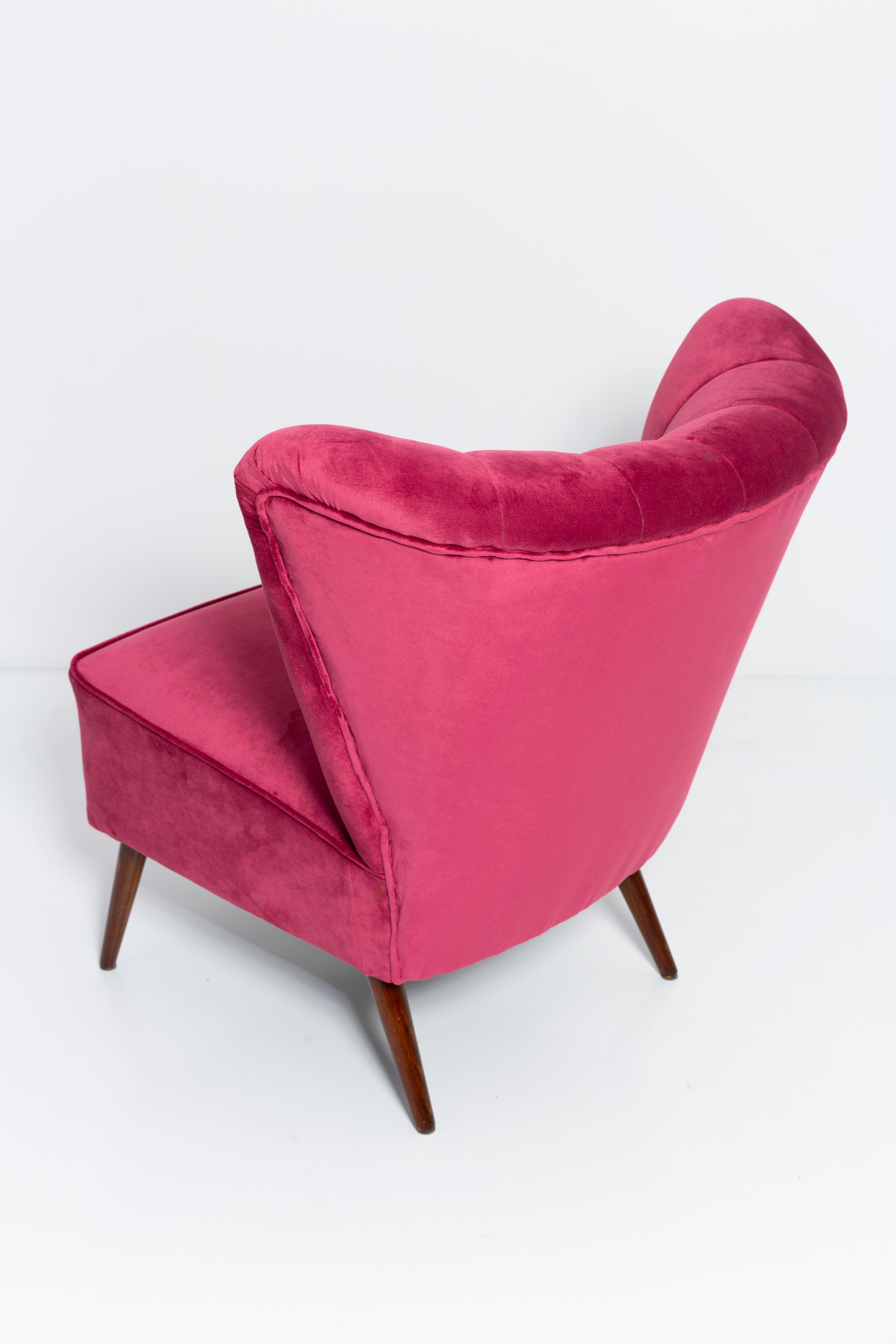 Midcentury Magenta Pink Velvet Club Armchair, Europe, 1960s For Sale 2