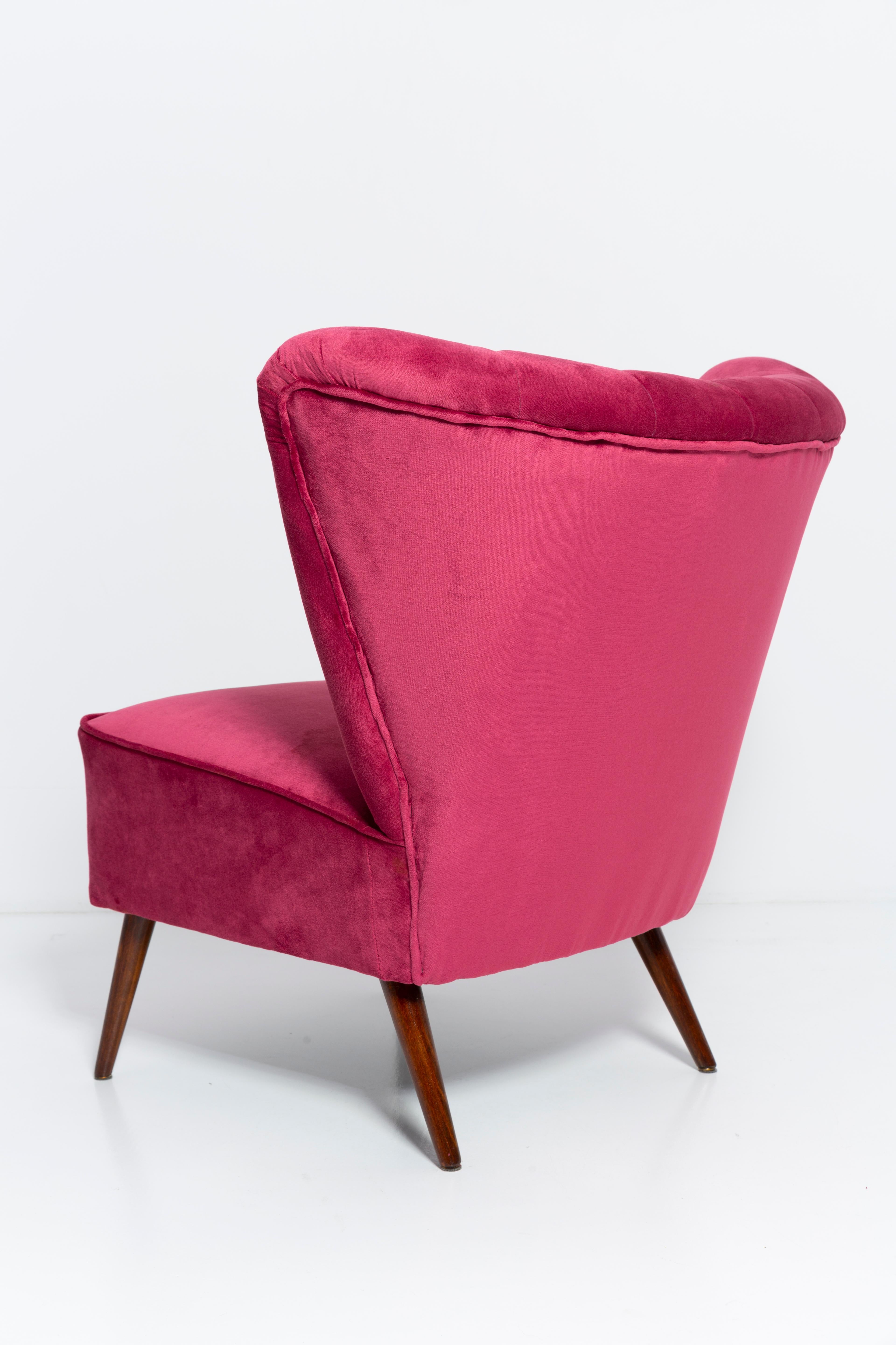Midcentury Magenta Pink Velvet Club Armchair, Europe, 1960s For Sale 3
