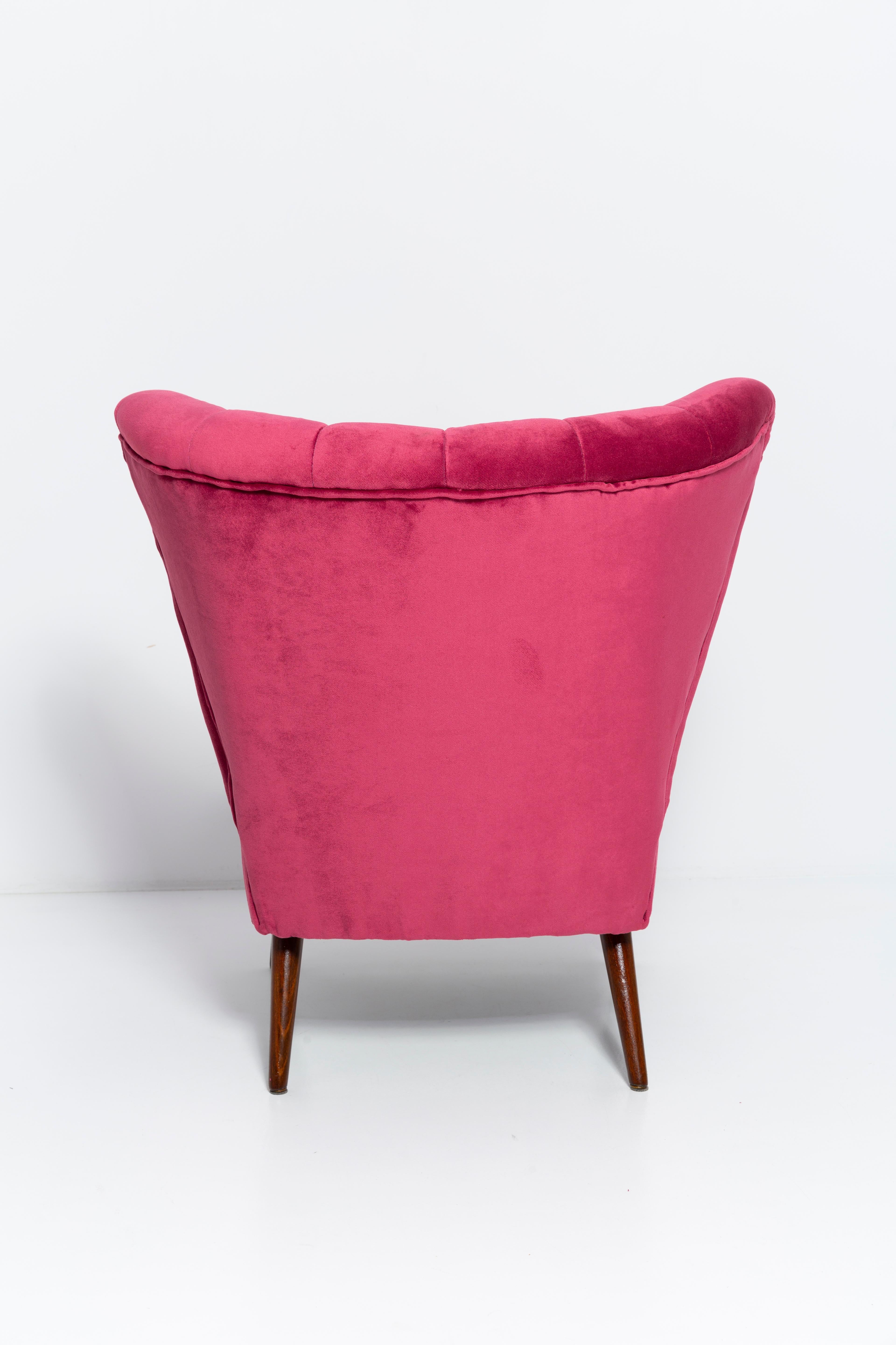 Midcentury Magenta Pink Velvet Club Armchair, Europe, 1960s For Sale 4