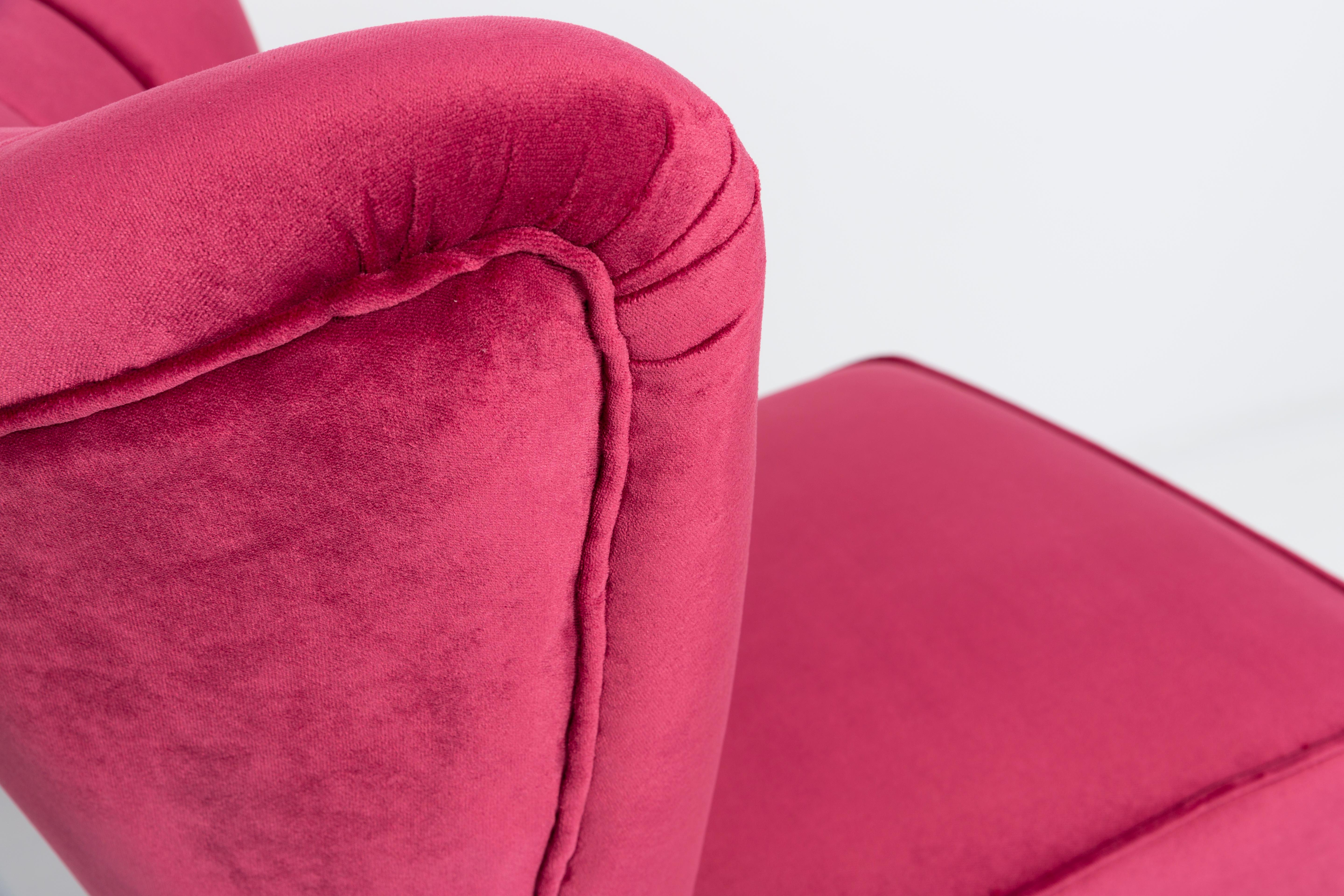 Fauteuil club du milieu du siècle en velours rose magenta, Europe, années 1960 Excellent état - En vente à 05-080 Hornowek, PL