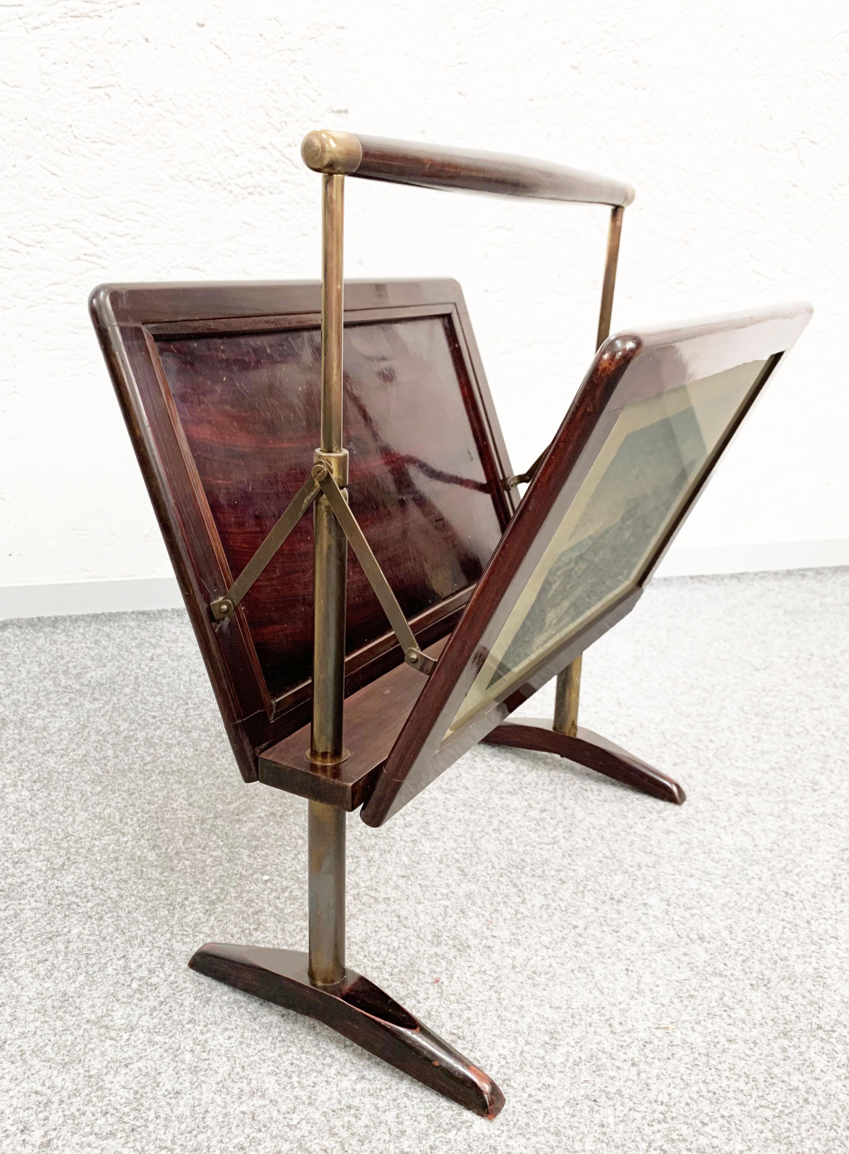 Midcentury Wood and Brass Italian Magazine Rack in Ico Parisi Style, 1950s For Sale 1