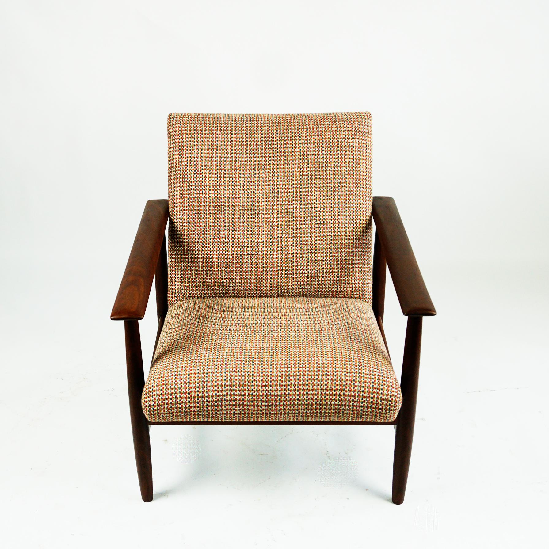 Scandinavian Modern Midcentury Mahogany and New Fabric Lounge Chair by Knoll Antimott, Germany