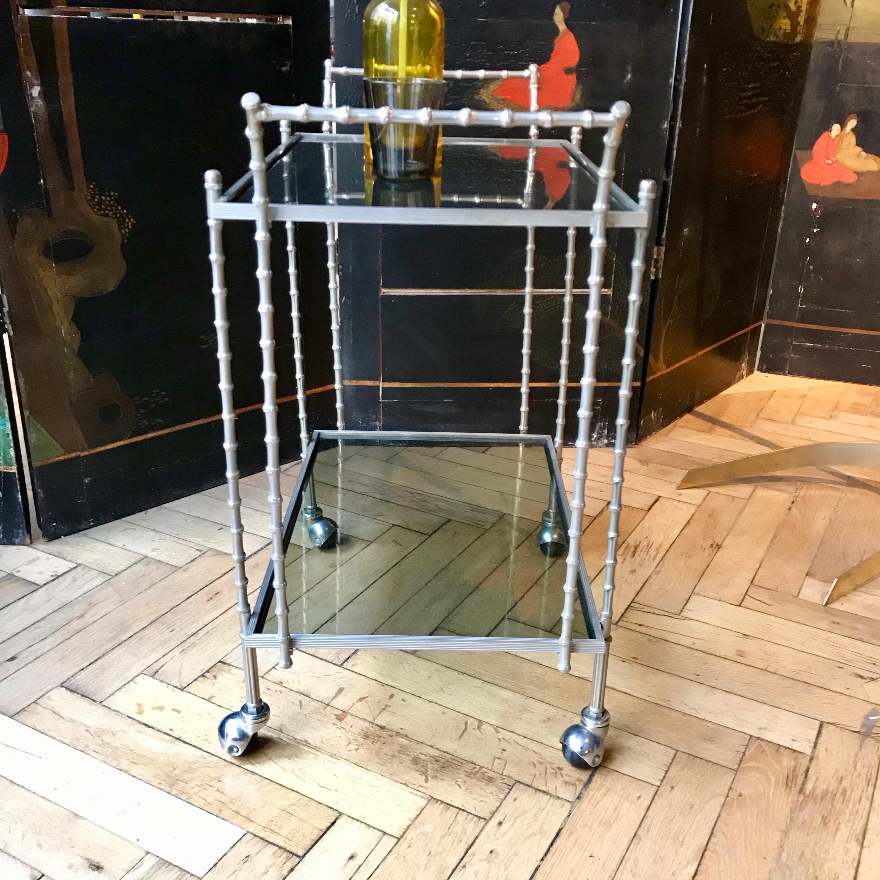 Français Chariot de bar en laiton argenté et faux bambou de la Maison Baguès, années 1960, France en vente