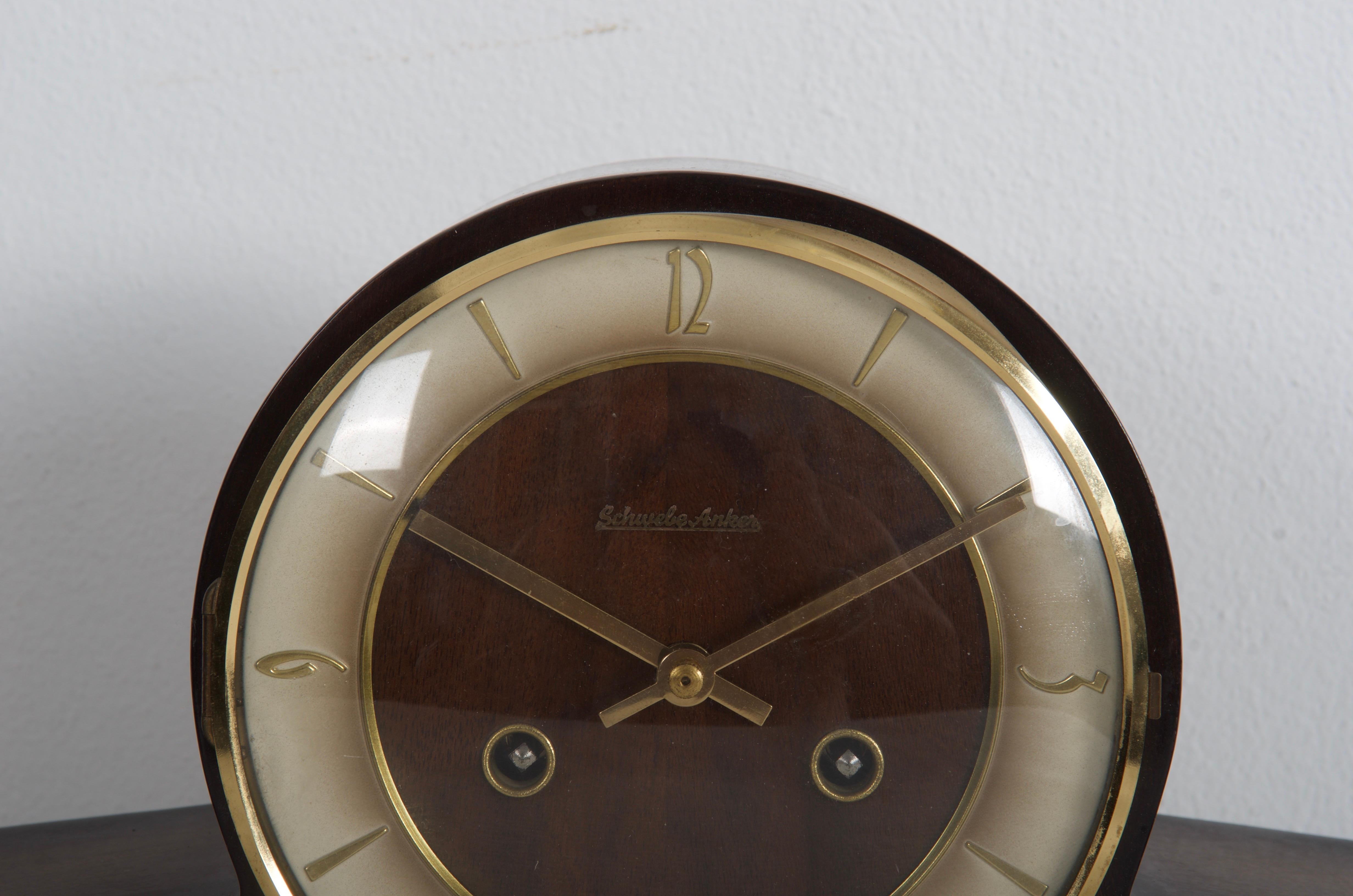 Midcentury Mantel Clock In Good Condition In Vienna, AT
