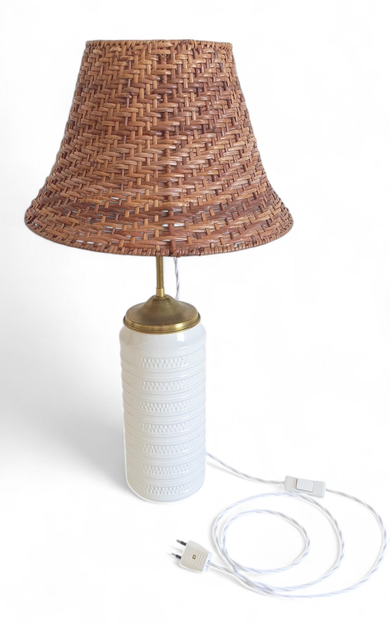 Midcentury Marbella Style White Ceramic, Brass, and Wicker Table Lamp, 1960s For Sale 3