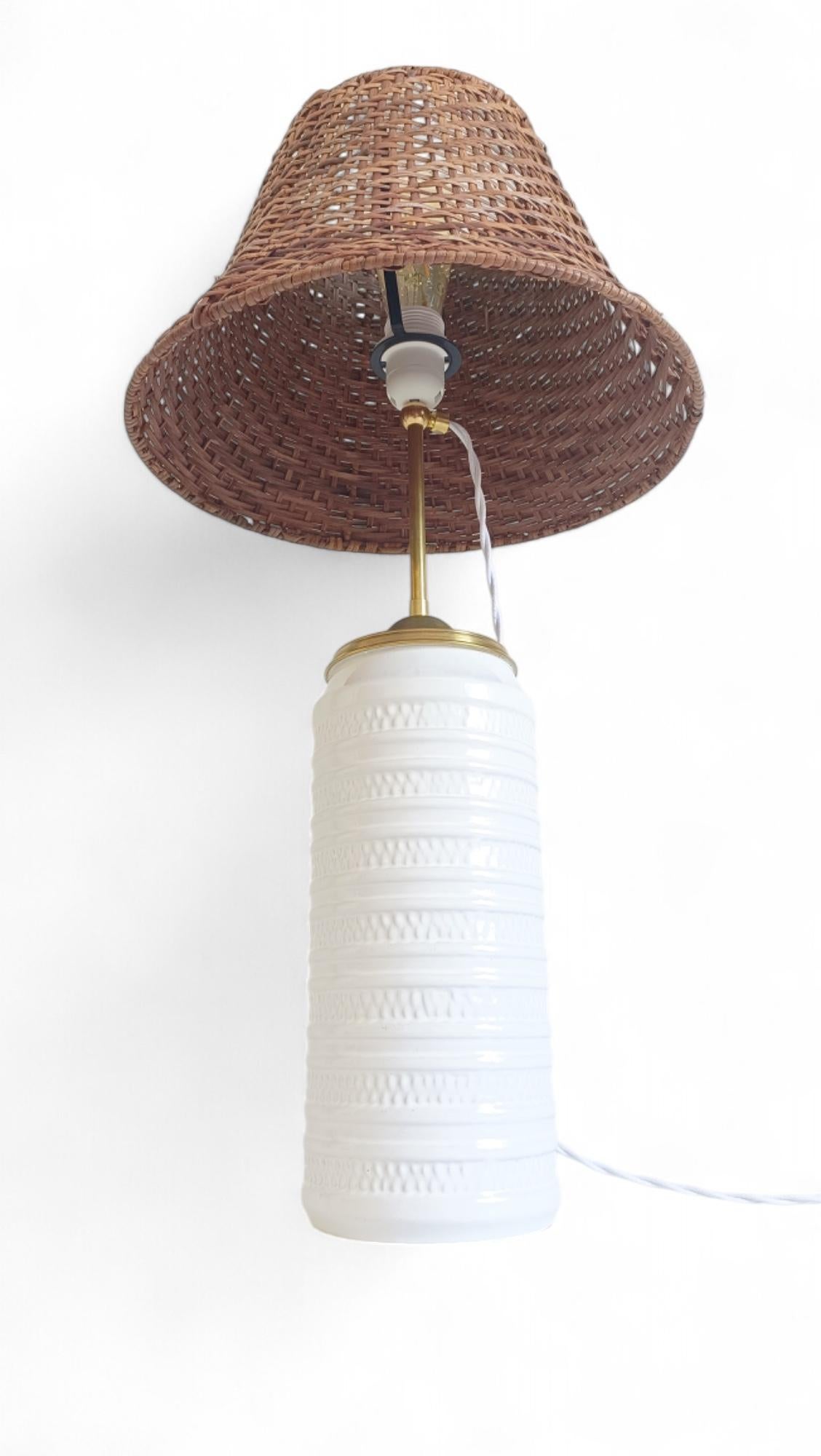 Midcentury Marbella Style White Ceramic, Brass, and Wicker Table Lamp, 1960s For Sale 4
