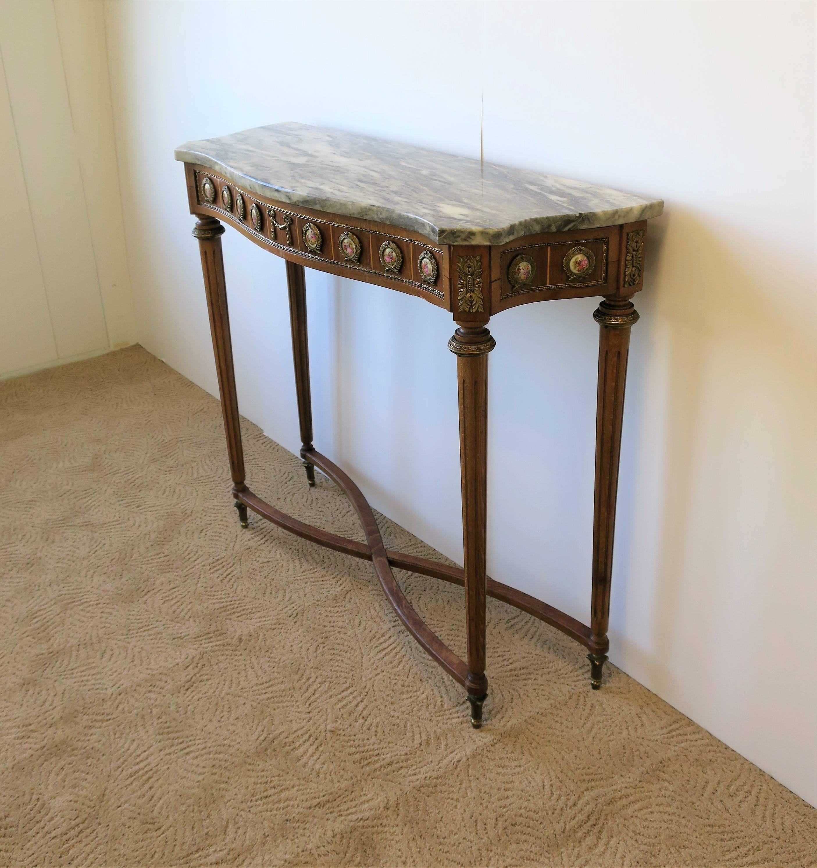 Neoclassical Marble Wood and Brass Console or Foyer Table For Sale 5