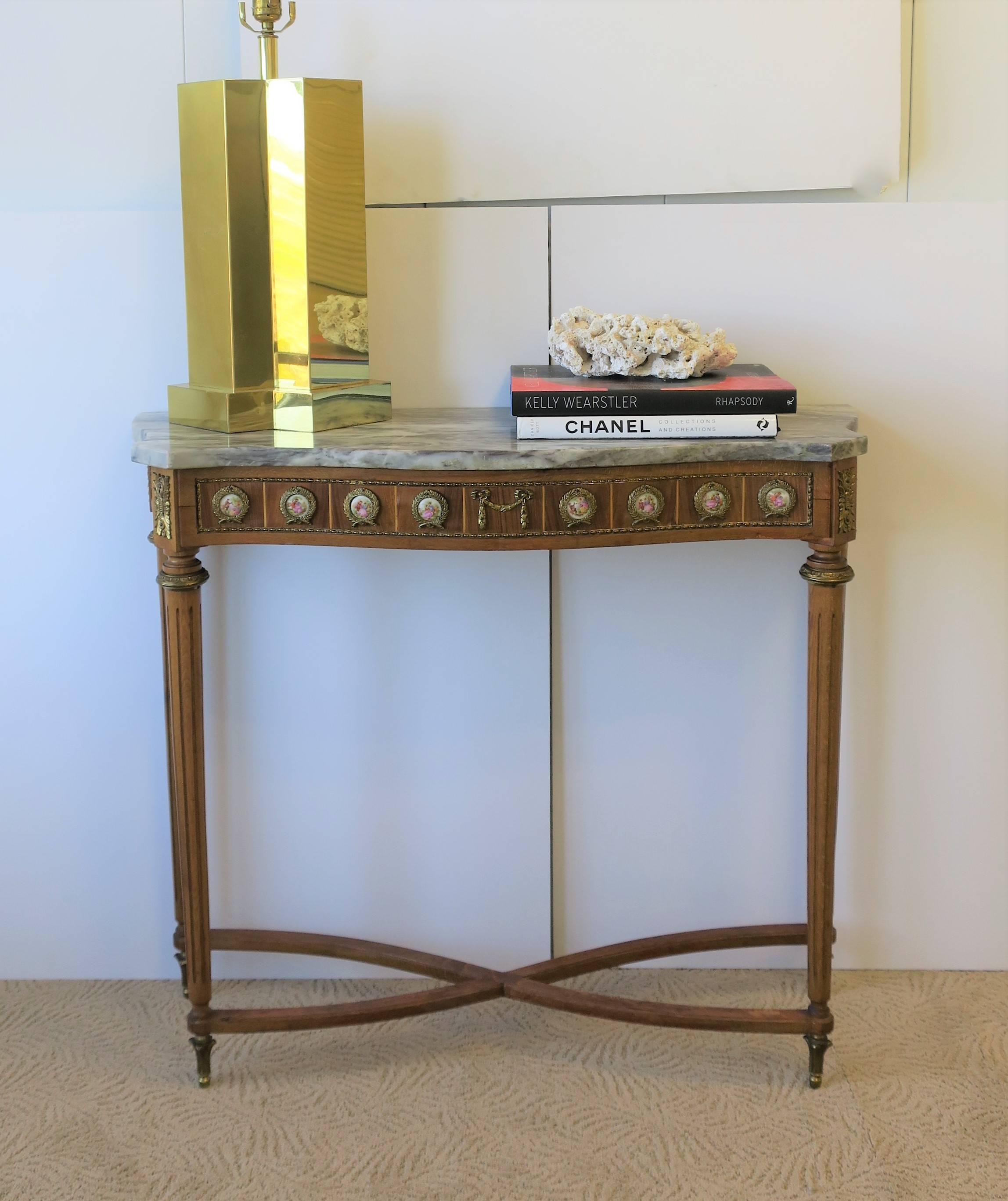 Marble Wood and Brass Console or Foyer Table For Sale 2