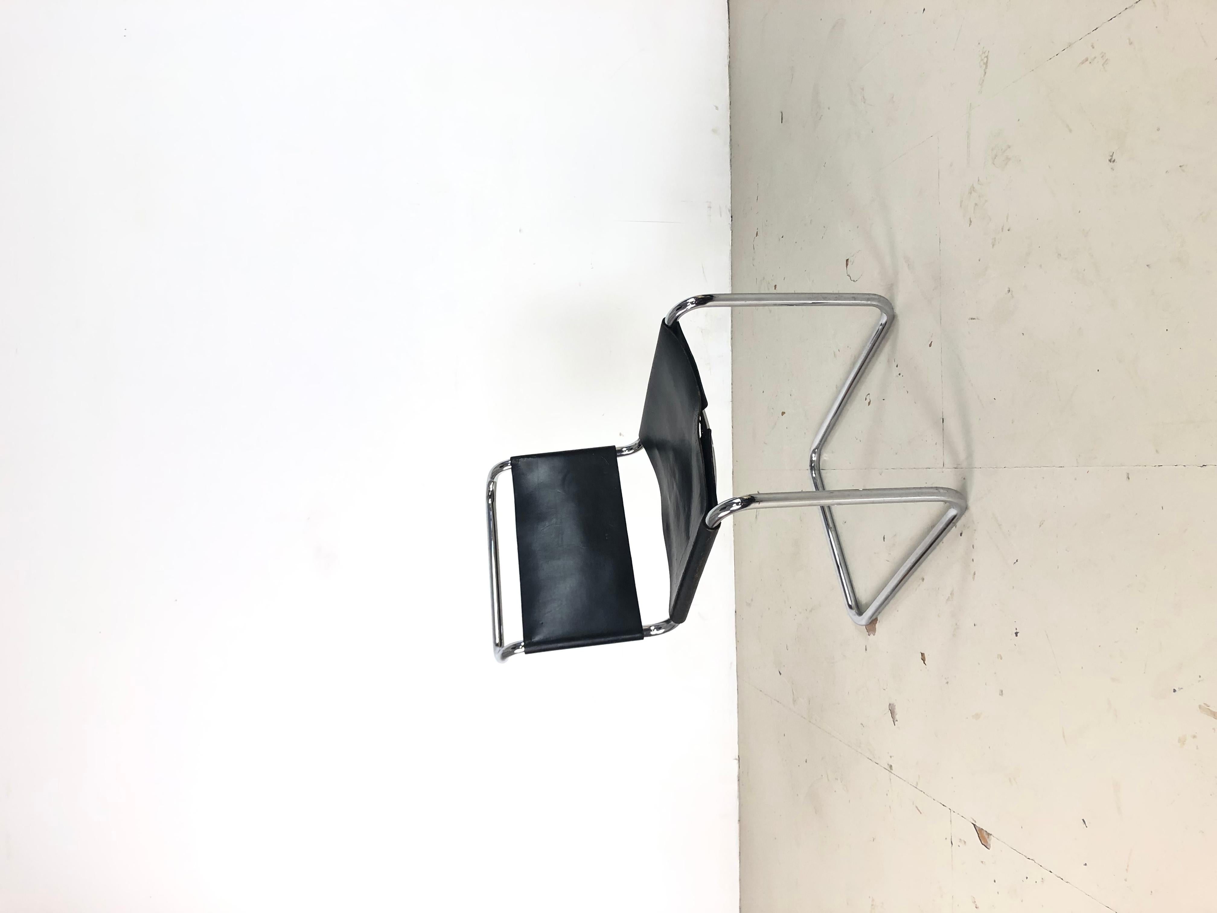 Midcentury Marcel Breuer Style Black Leather and Chrome Cantilever Dining Chair In Good Condition In Lewes, East Sussex