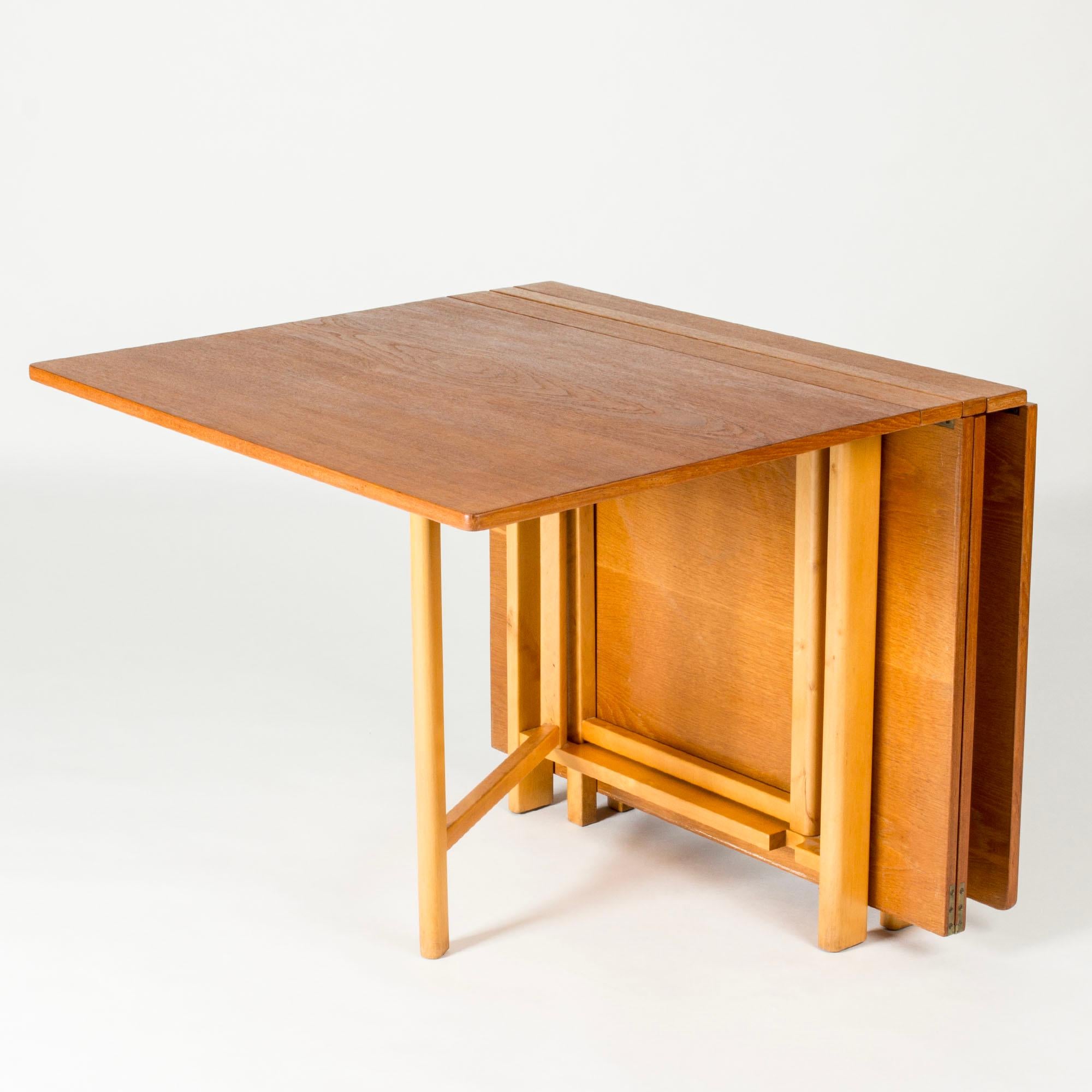 Scandinave moderne Table de salle à manger 