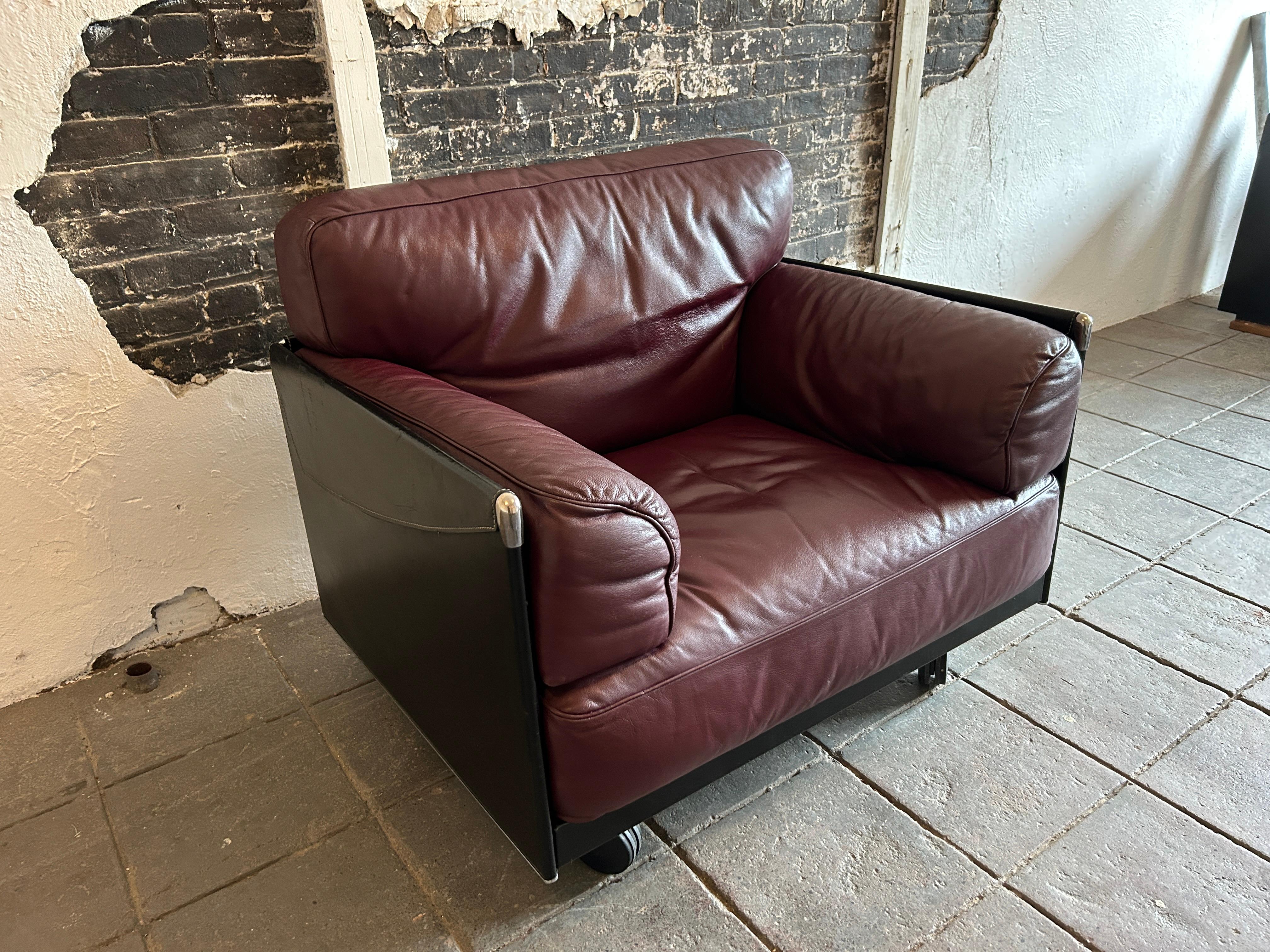 Mid-Century Modern Midcentury Maroon Leather Lounge Chair by Tito Agnoli Poltrona Frau For Sale