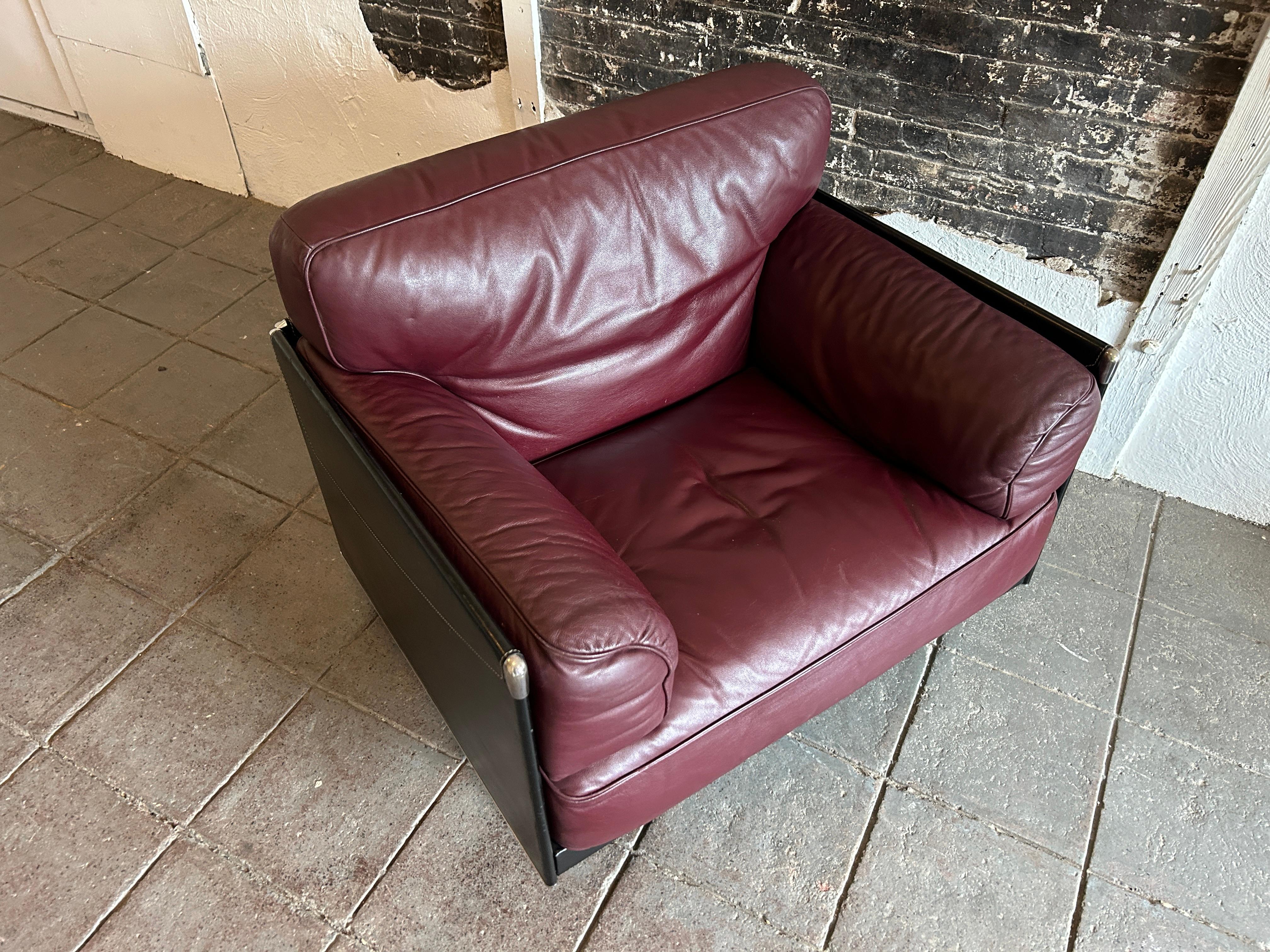 Late 20th Century Midcentury Maroon Leather Lounge Chair by Tito Agnoli Poltrona Frau For Sale
