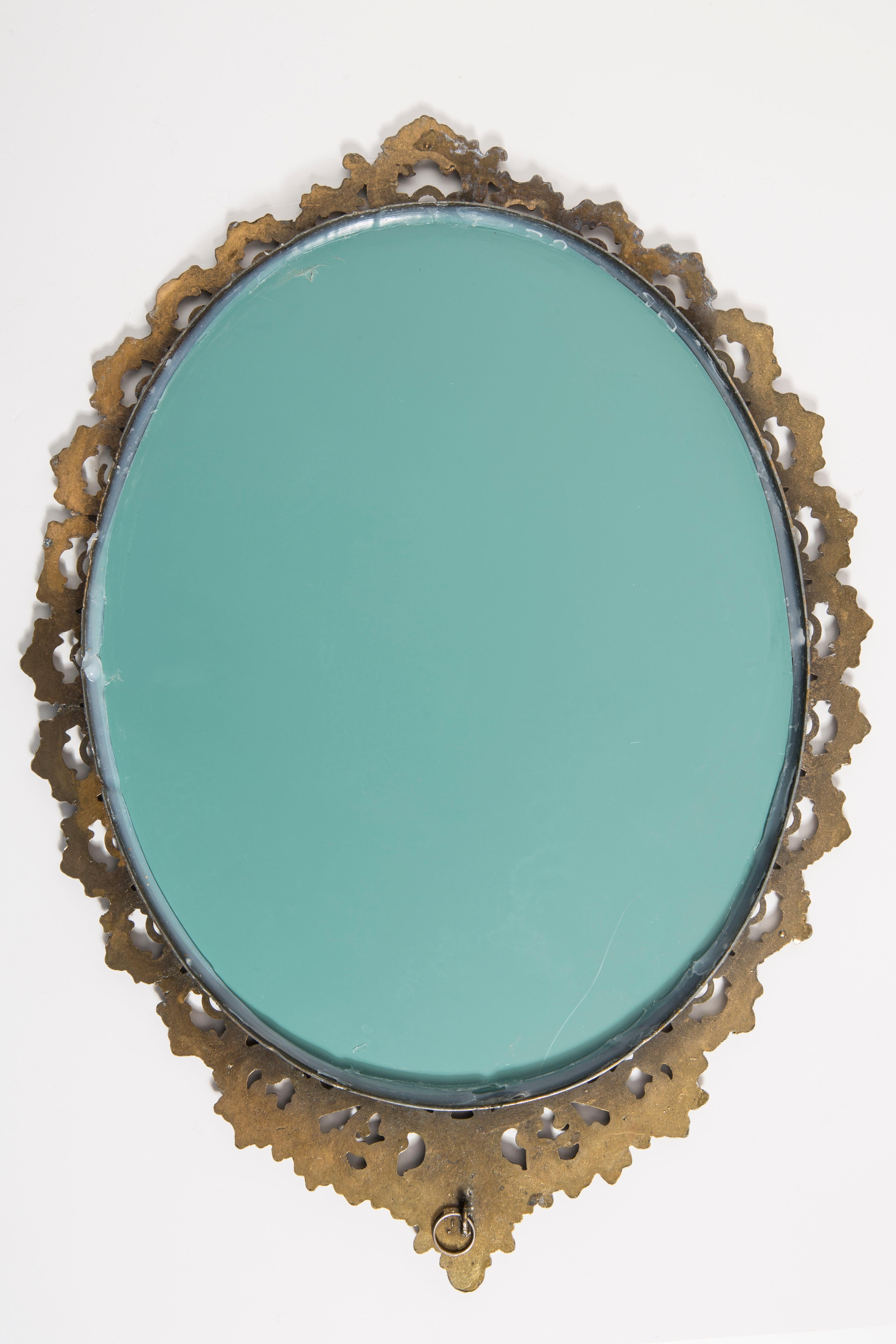 Mittelgroßer Vintage-Spiegel in Dunkelgold, Italien, 1960er Jahre (Metall) im Angebot