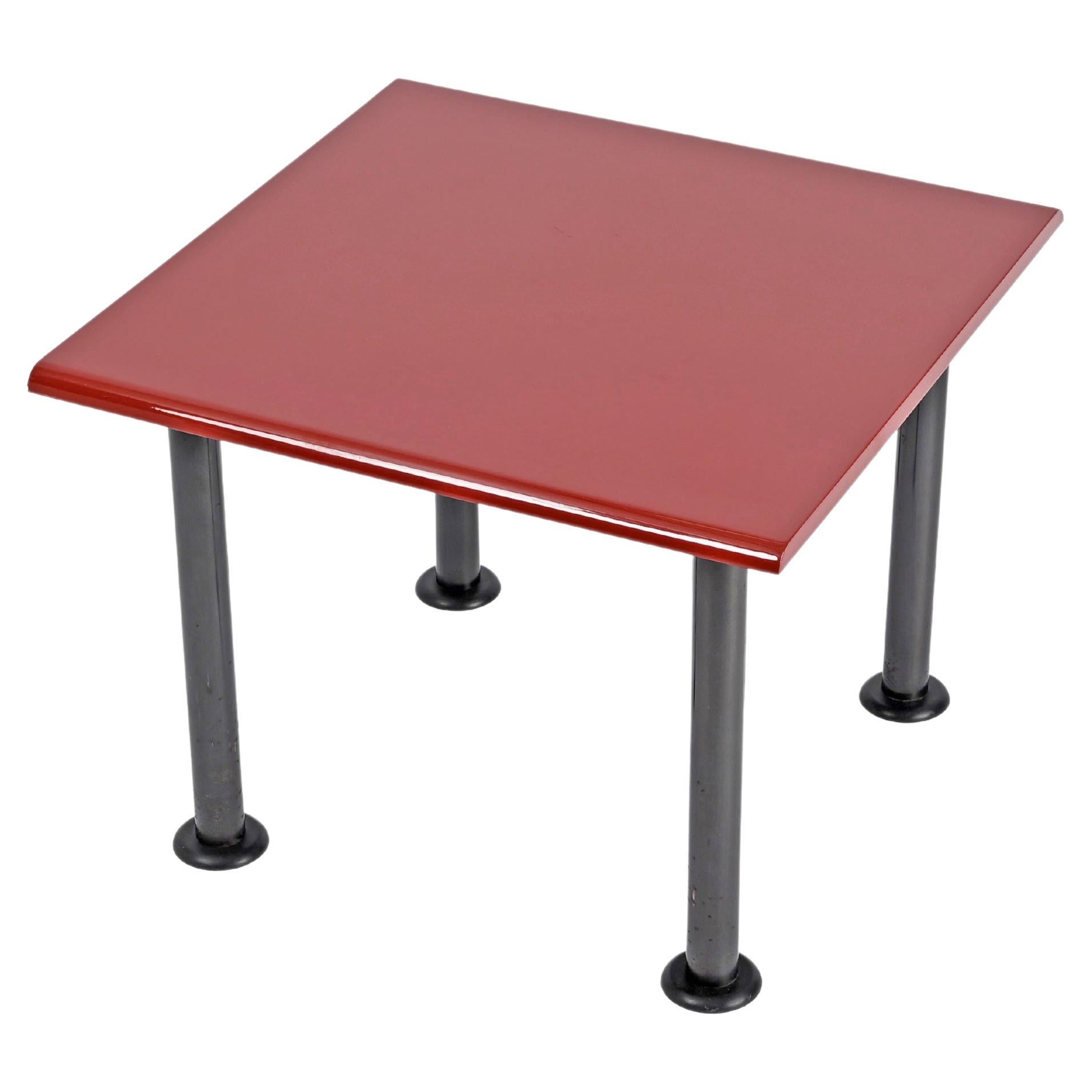 Midcentury Memphis Style Square Coffee Table with Cardinal Red Top, Italy 1980s For Sale
