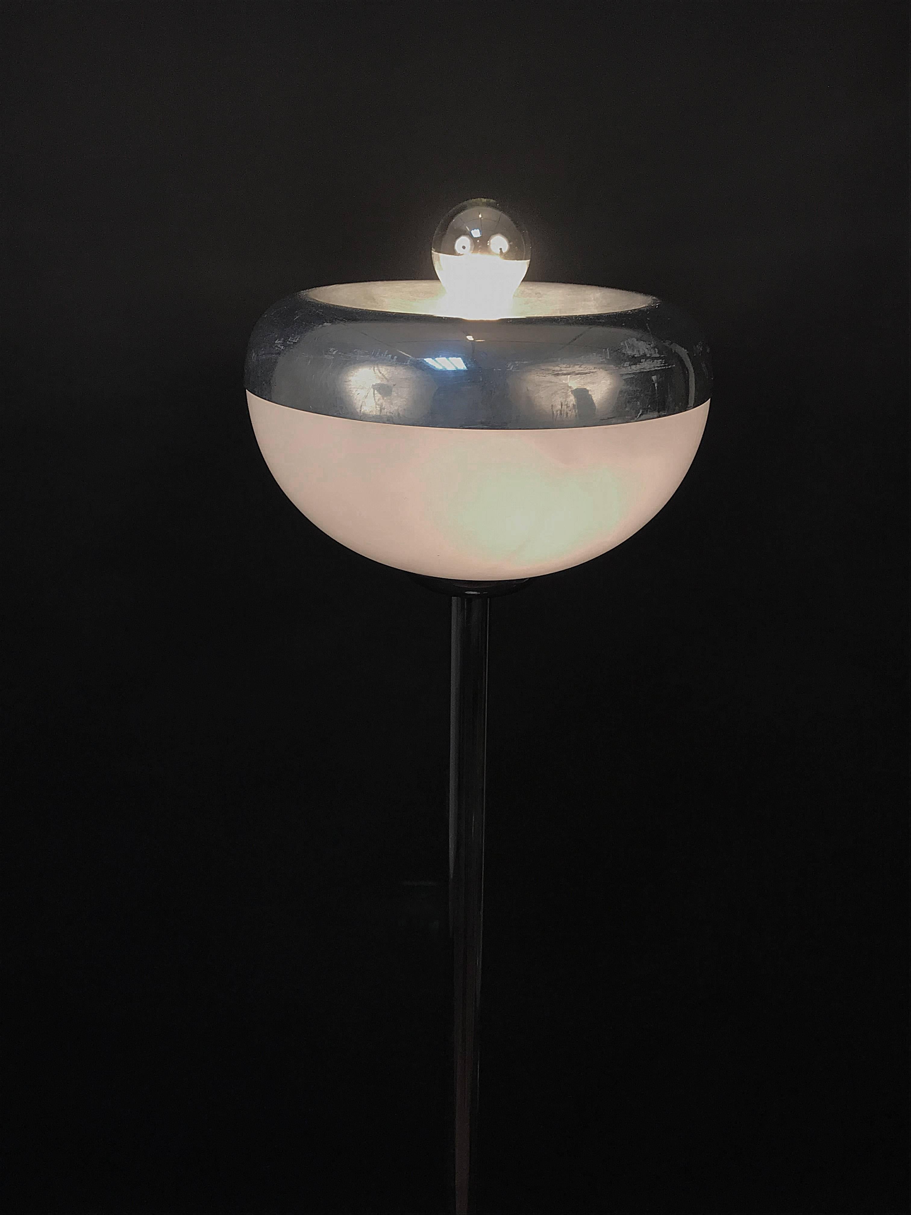 Midcentury Metal, Aluminium and Carrara Marble Base Italian Floor Lamp, 1970s For Sale 2