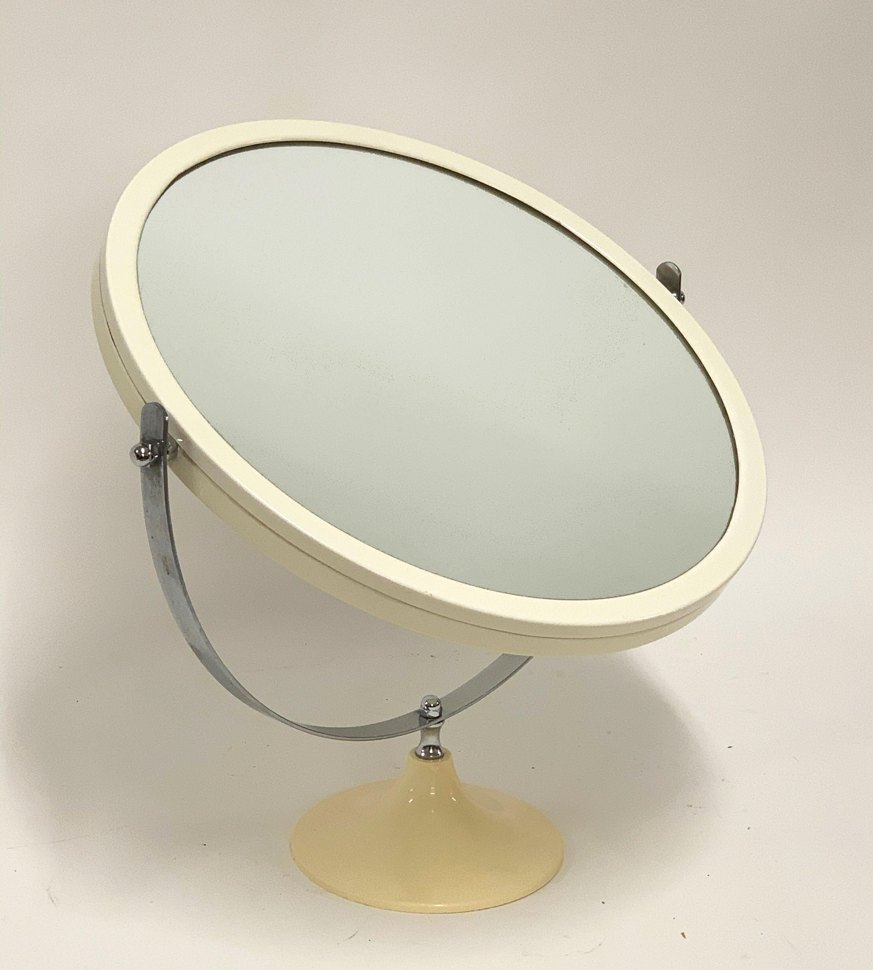 Midcentury Metal and White Plastic Round Italian Table Mirror, Italy, 1980s In Good Condition For Sale In Roma, IT