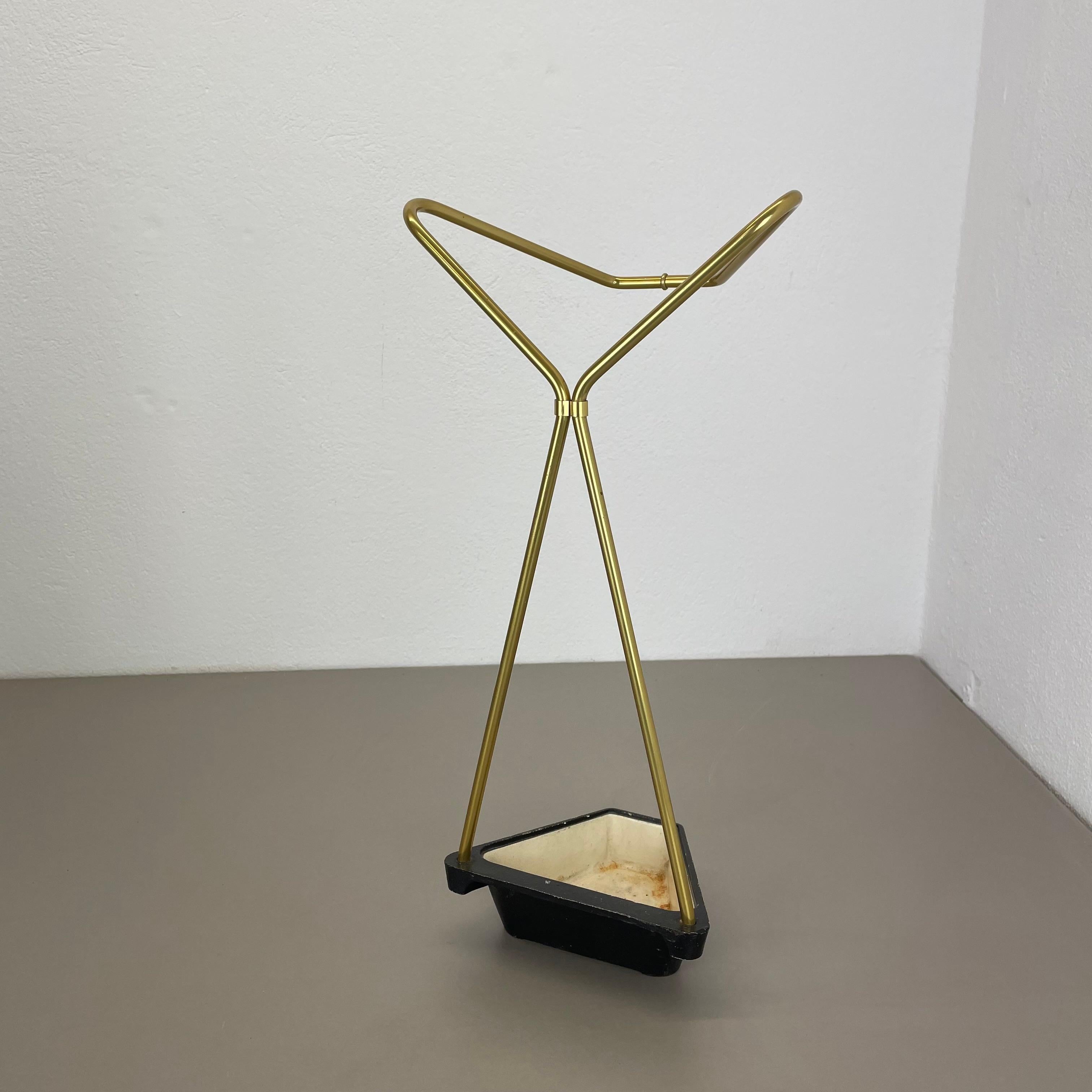 Midcentury Metal Brass Hollywood Regency Umbrella Stand, Germany, 1950s, Nr. 3 In Good Condition For Sale In Kirchlengern, DE
