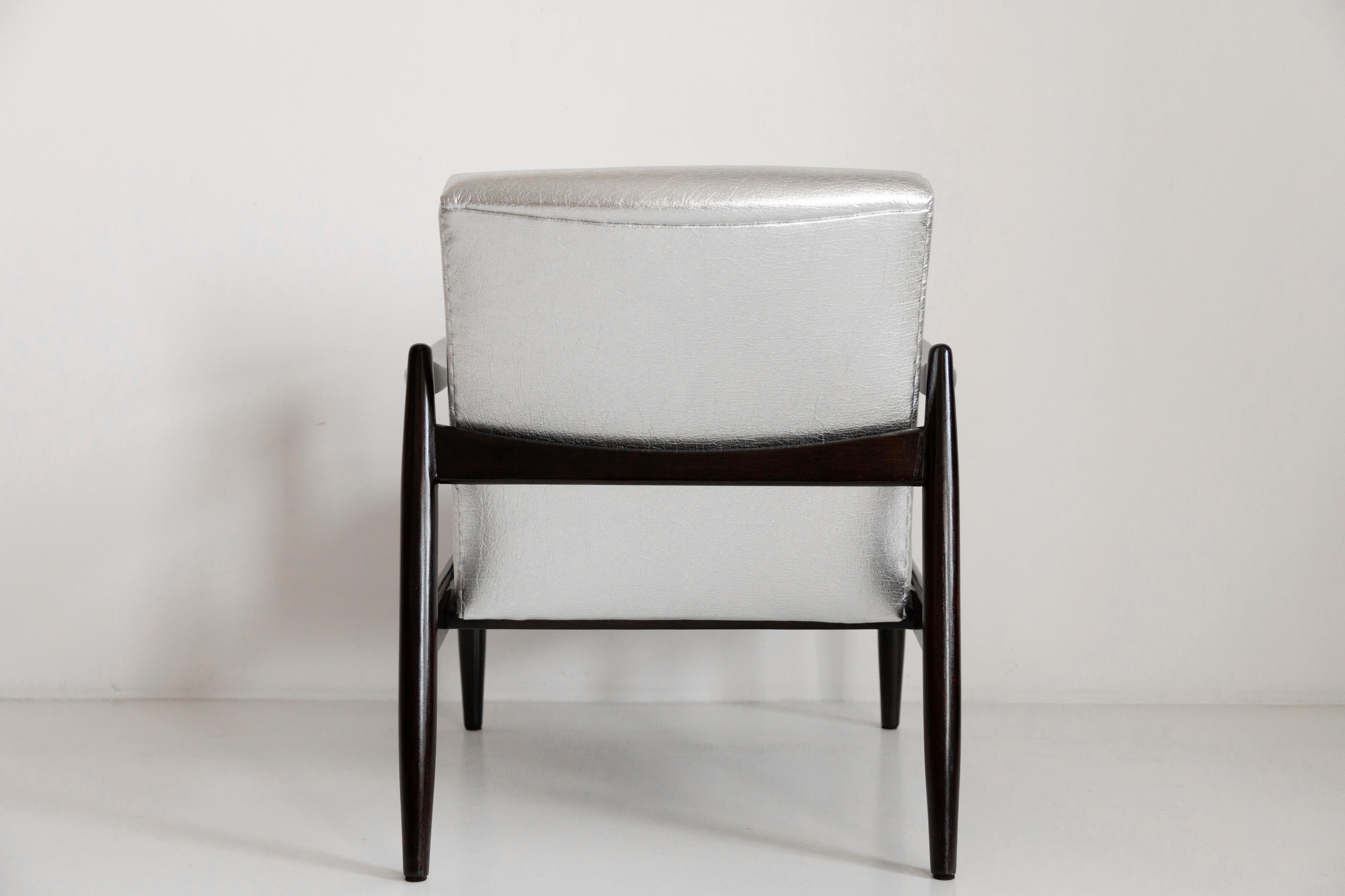 MidCentury Metalic Silver Pineapple Leather GFM 64 Armchair, Homa, Europe, 1960s For Sale 3