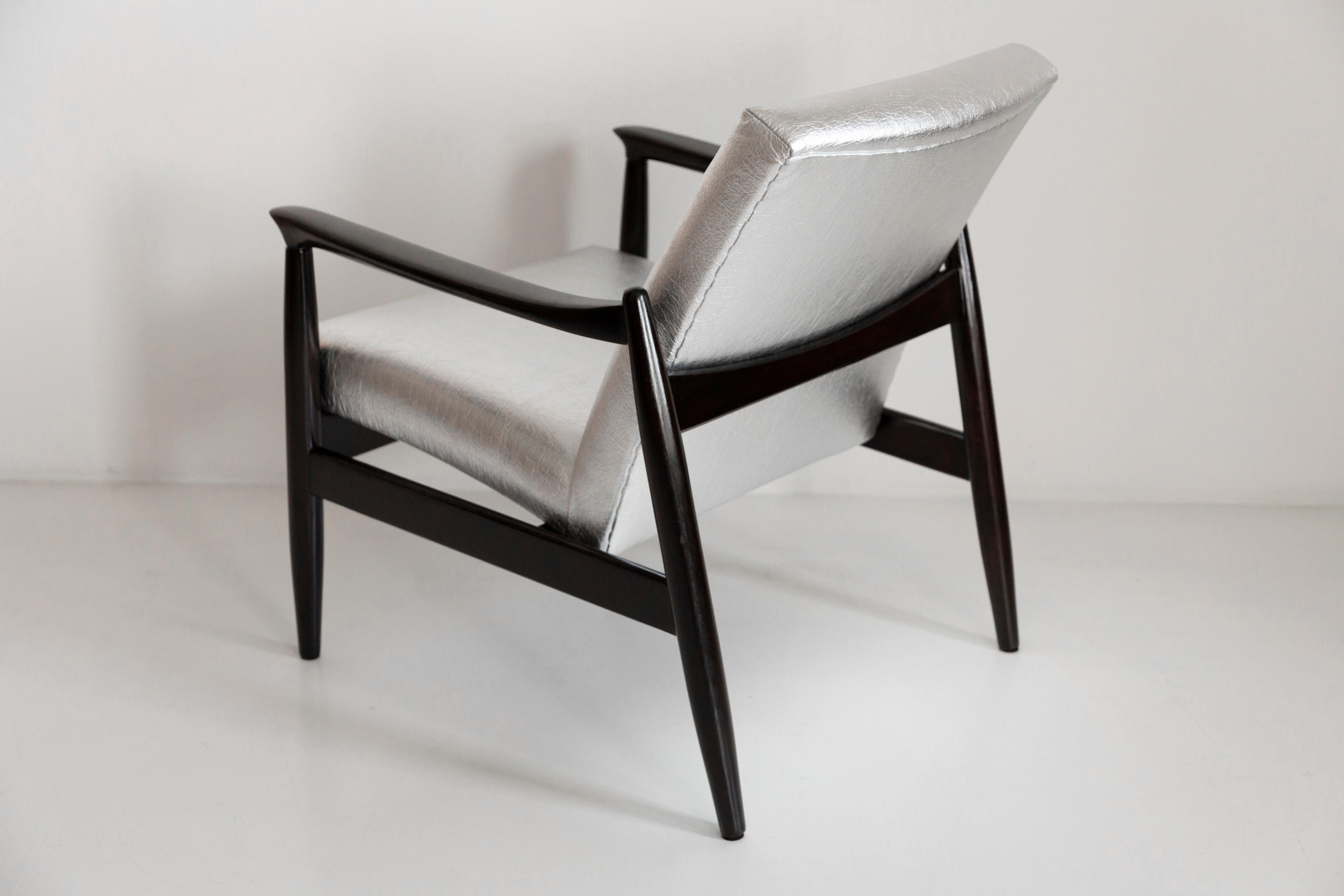 MidCentury Metalic Silver Pineapple Leather GFM 64 Armchair, Homa, Europe, 1960s For Sale 4