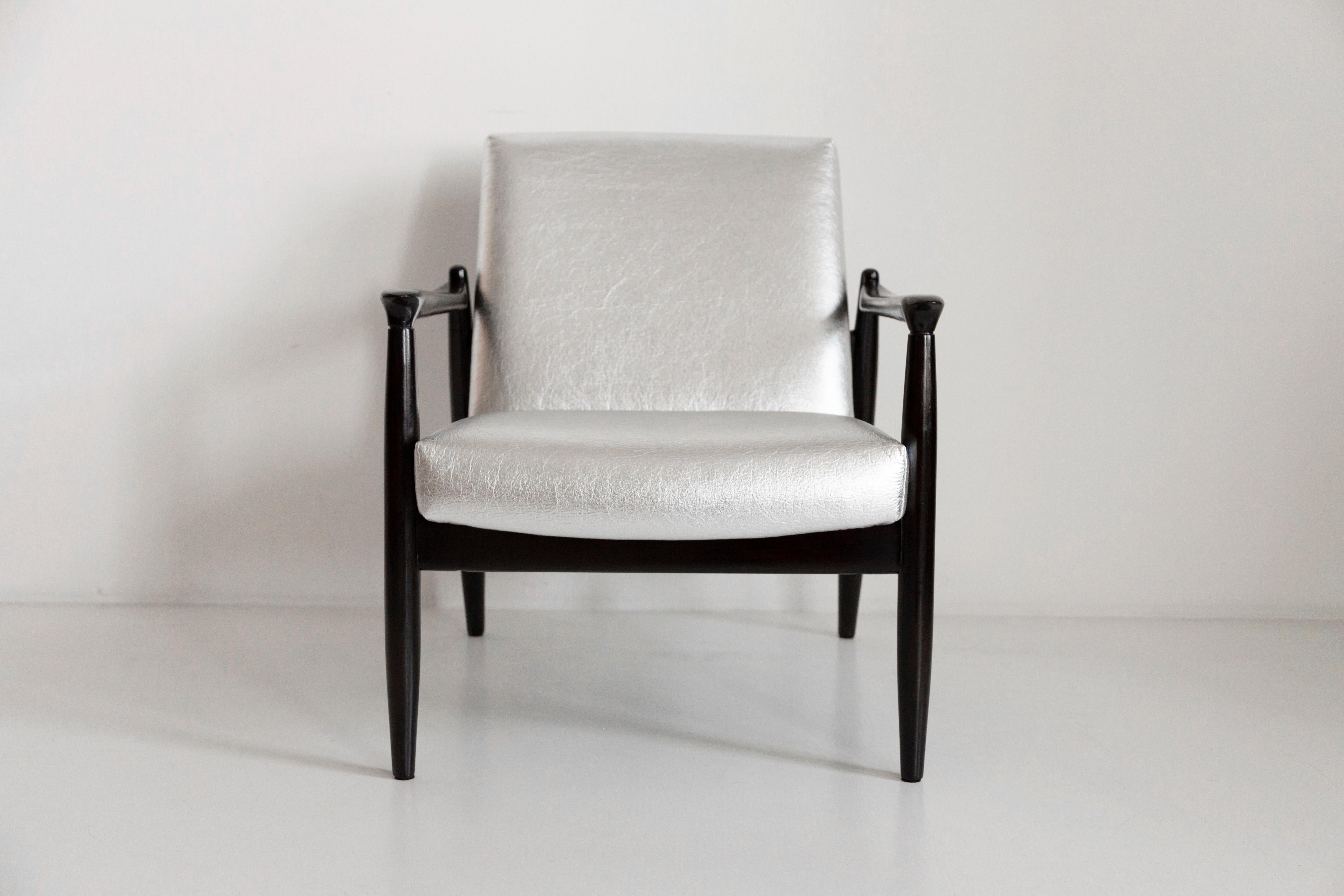 MidCentury Metalic Silver Pineapple Leather GFM 64 Armchair, Homa, Europe, 1960s For Sale 6