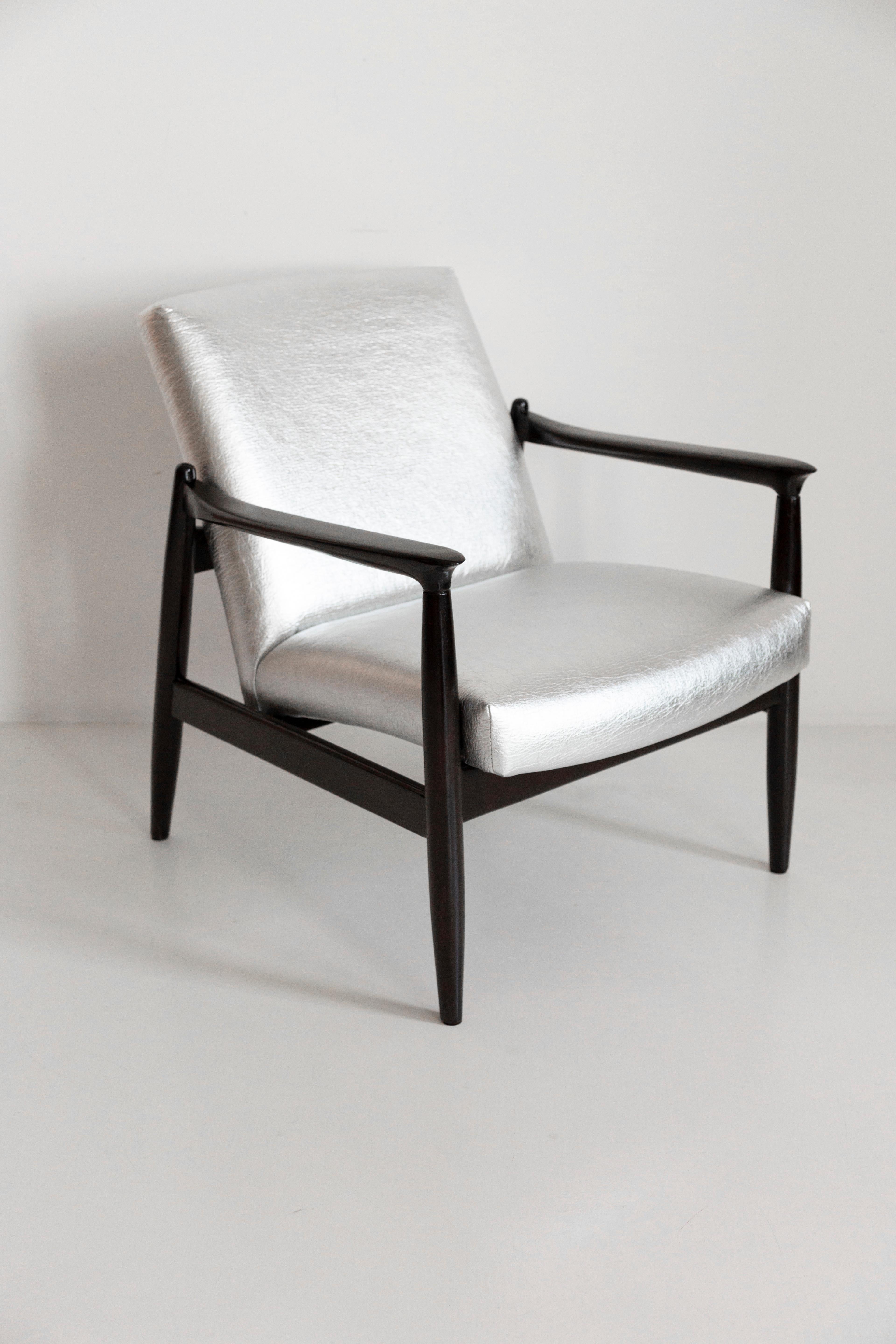 Mid-Century Modern MidCentury Metalic Silver Pineapple Leather GFM 64 Armchair, Homa, Europe, 1960s For Sale