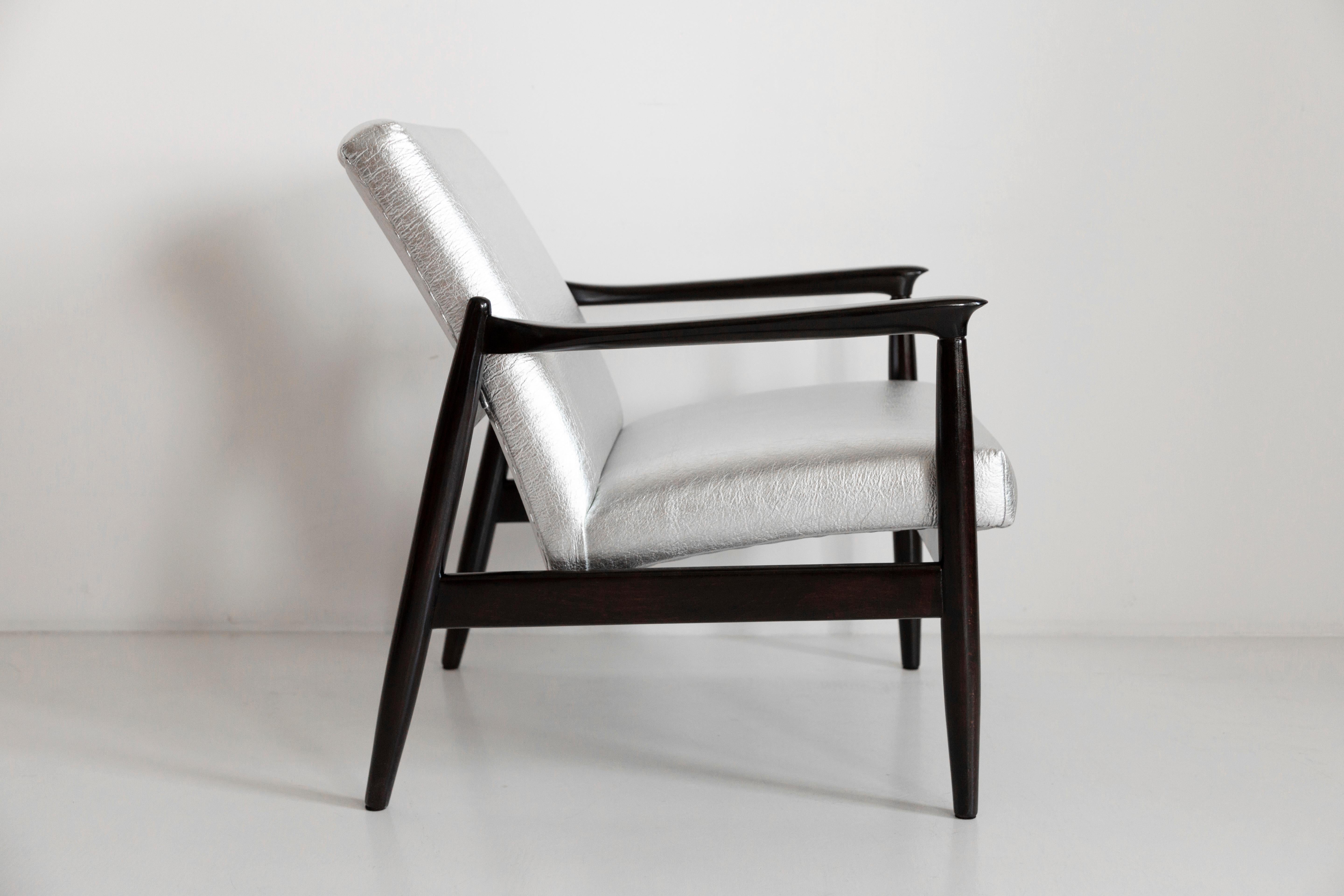 Textile MidCentury Metalic Silver Pineapple Leather GFM 64 Armchair, Homa, Europe, 1960s For Sale