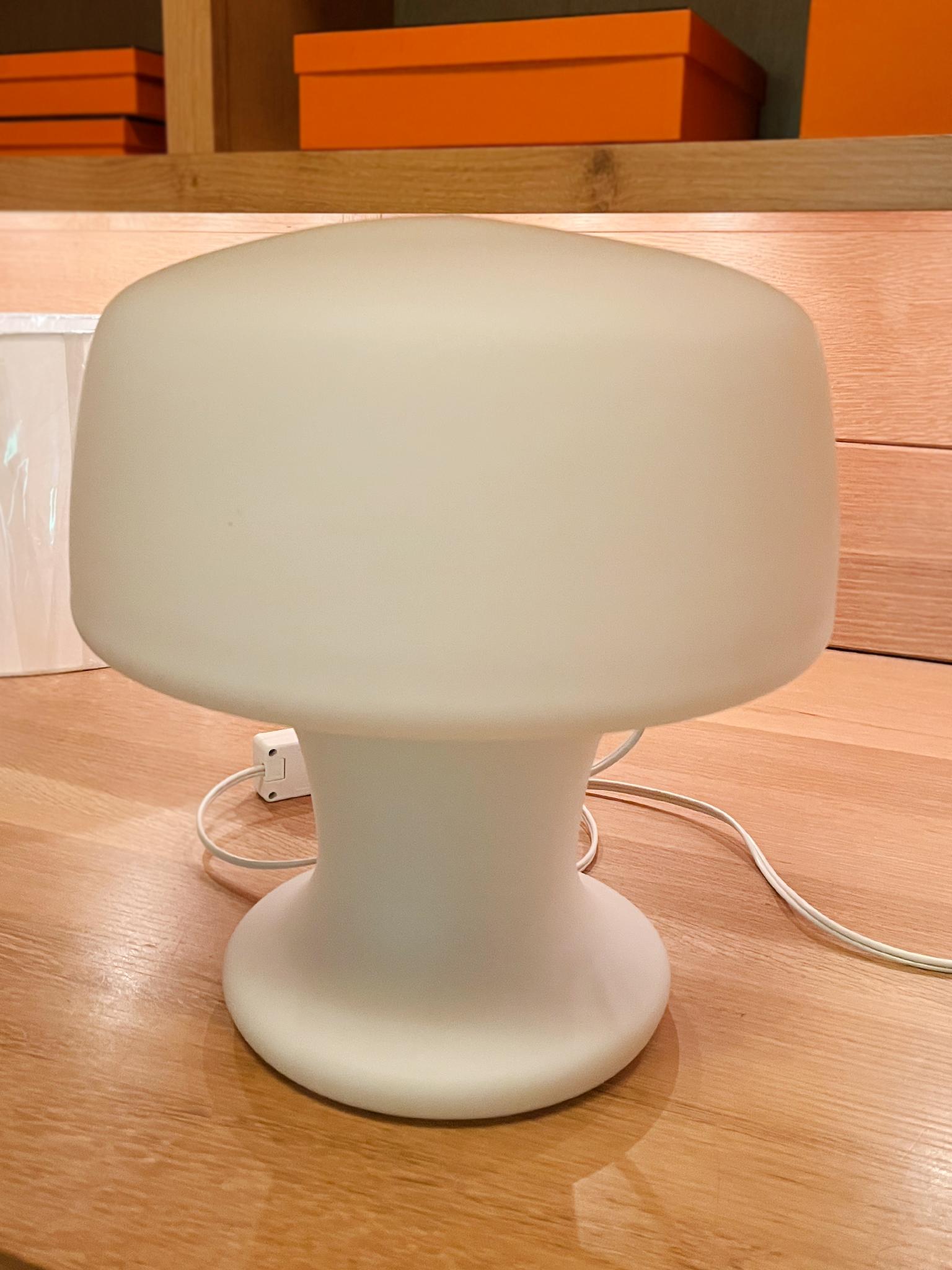 Mid-Century Modern Midcentury Milk Glass Mushroom Table Lamp For Sale