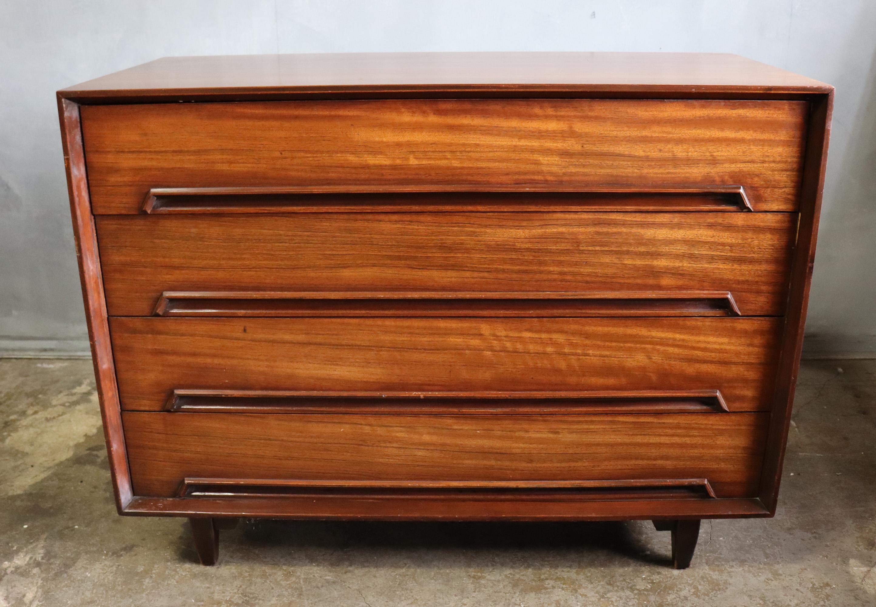 Midcentury Milo Baughman Chest of Drawers - Perspective for Drexel In Good Condition In BROOKLYN, NY