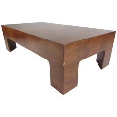 Mesa baja de centro de madera burl estilo Milo Baughman de mediados de siglo