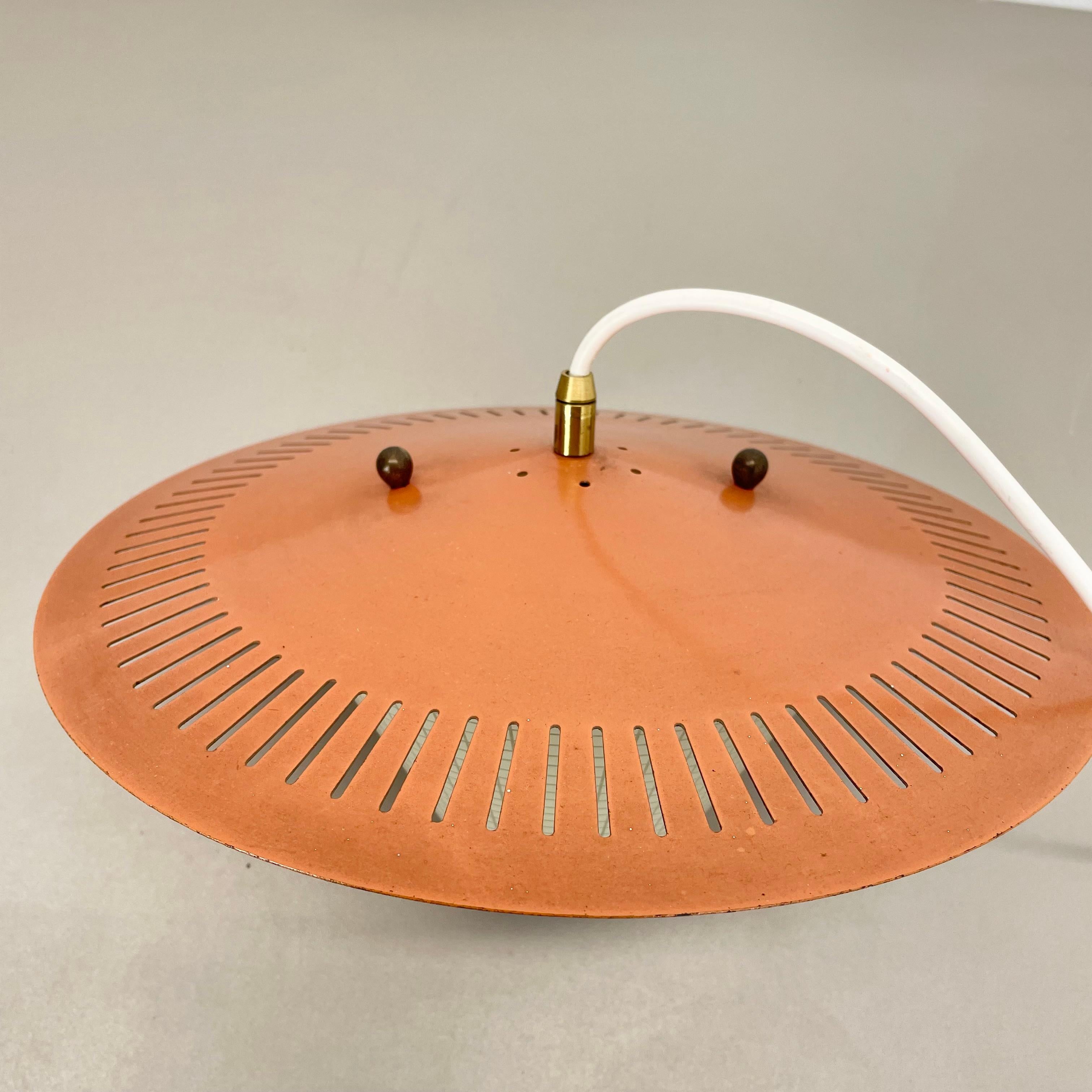Midcentury minimalist Stilnovo Style Brass and Metal Hanging Light, Italy 1950 For Sale 5