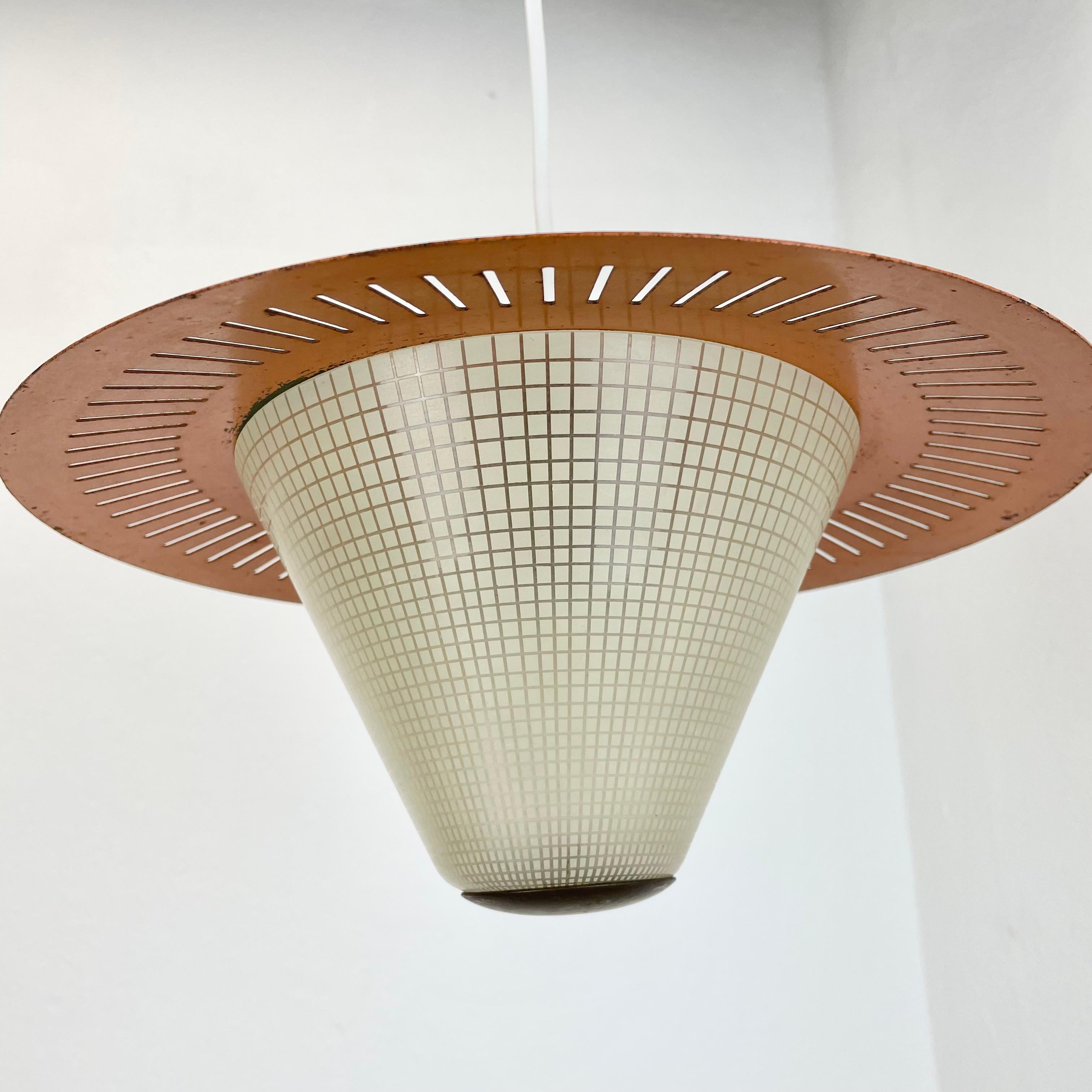 Mid-Century Modern Midcentury minimalist Stilnovo Style Brass and Metal Hanging Light, Italy 1950 For Sale