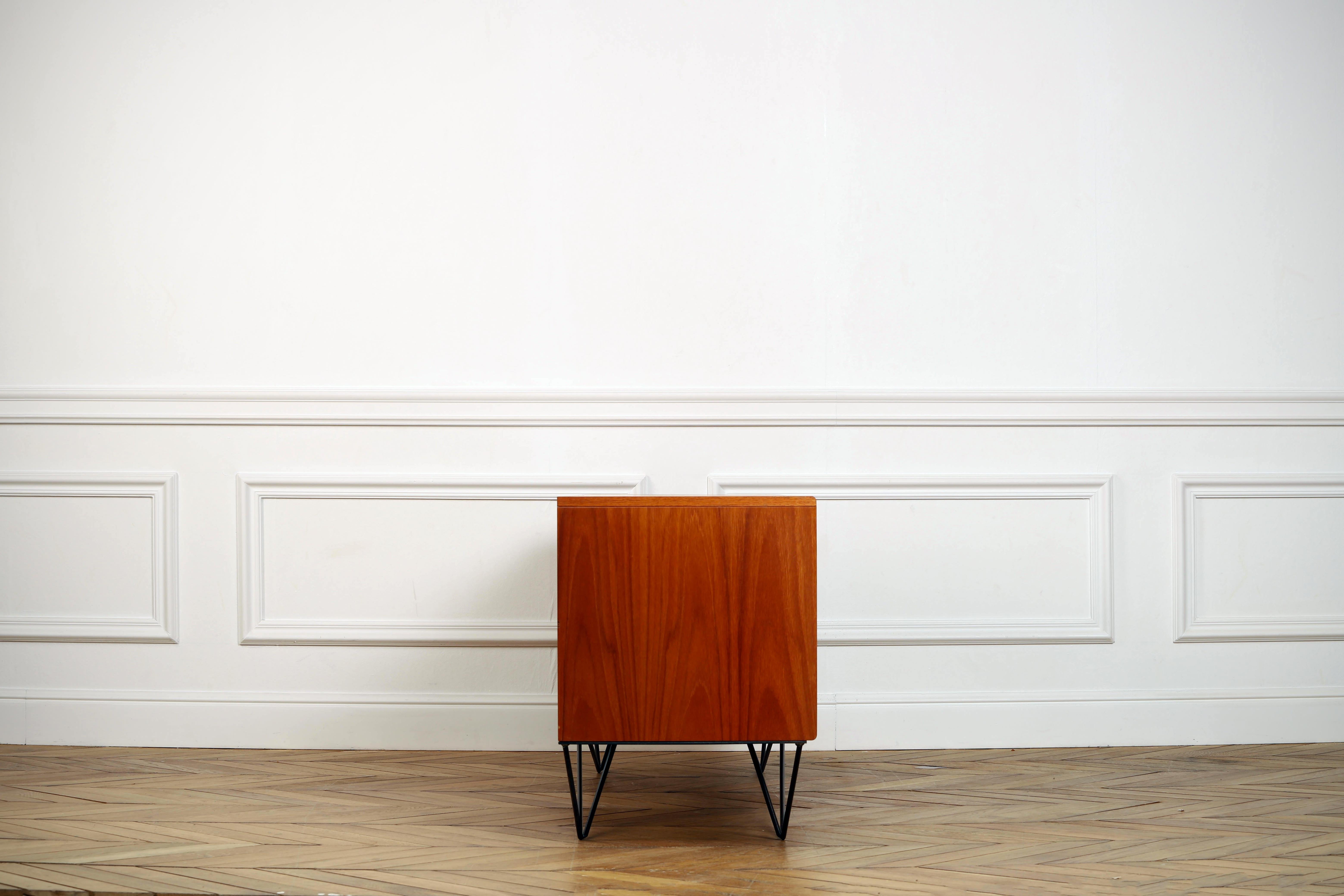 Midcentury Minimalist Teak Sideboard, 1960s 2