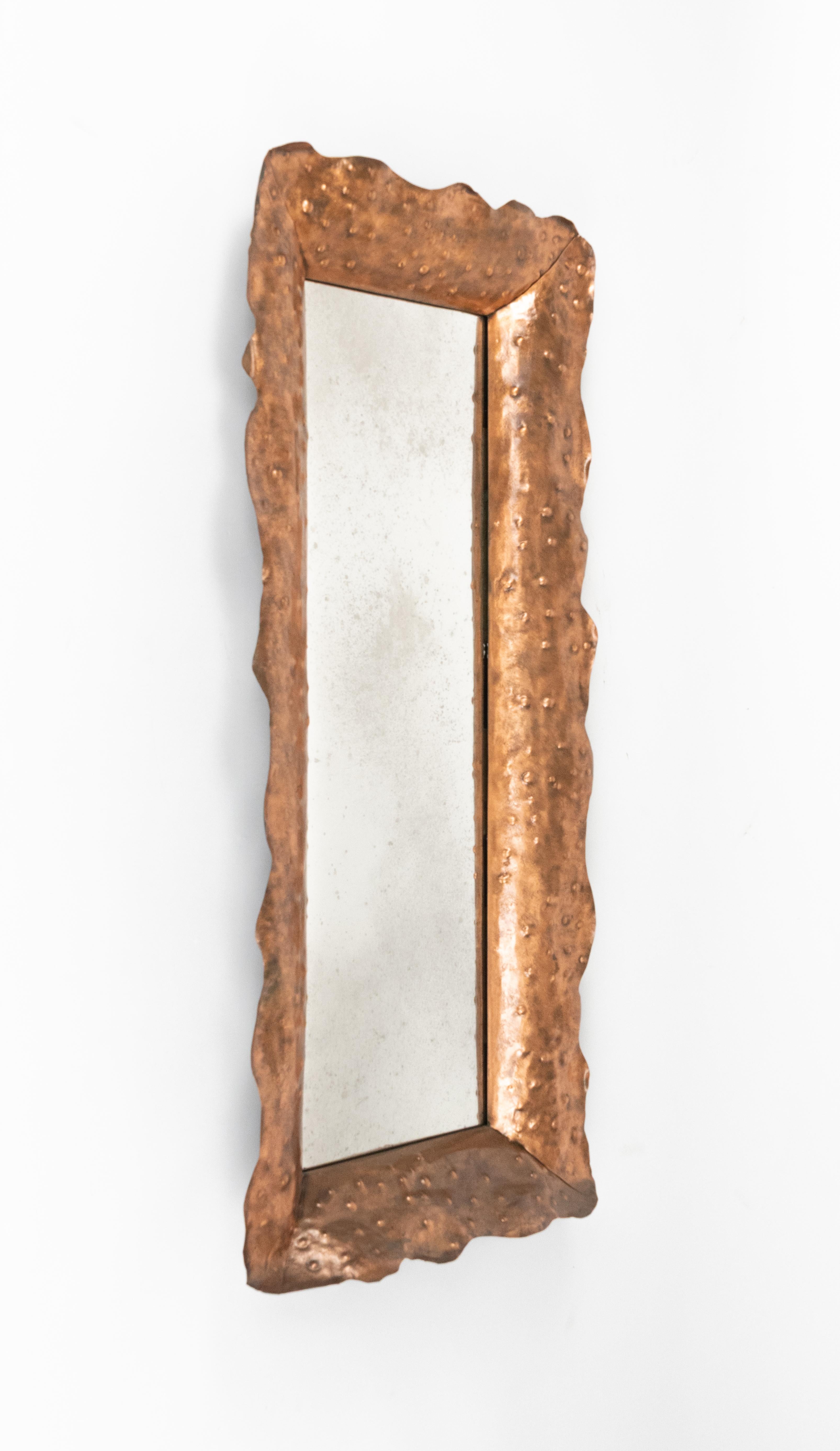 Specchio del Medioevo in rame martellato di Angelo Bragalini, Italia anni '60 In condizioni buone in vendita a Rome, IT