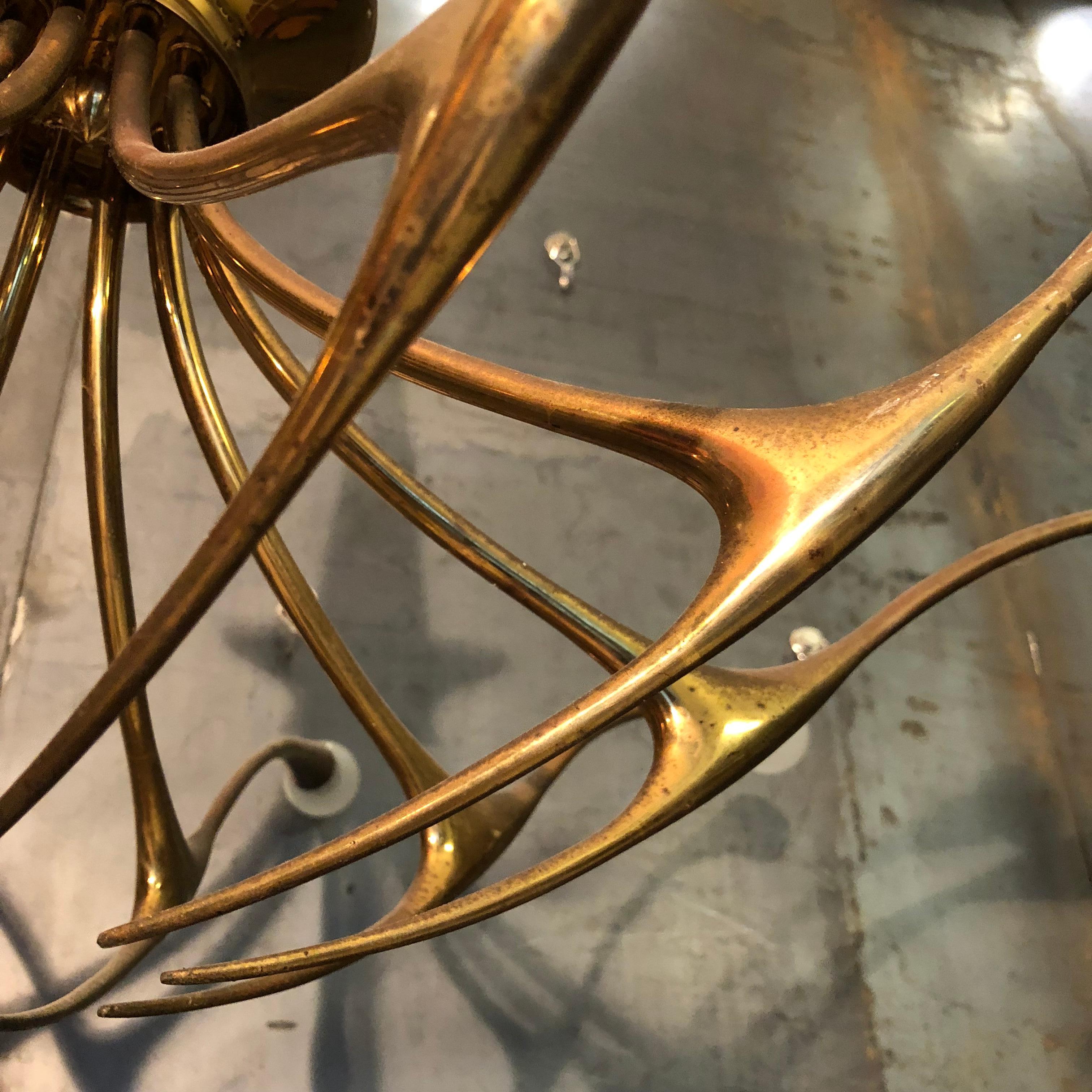 20th Century Midcentury Model 392 Brass Chandelier by Oscar Torlasco for Lumi Milano, 1950s For Sale