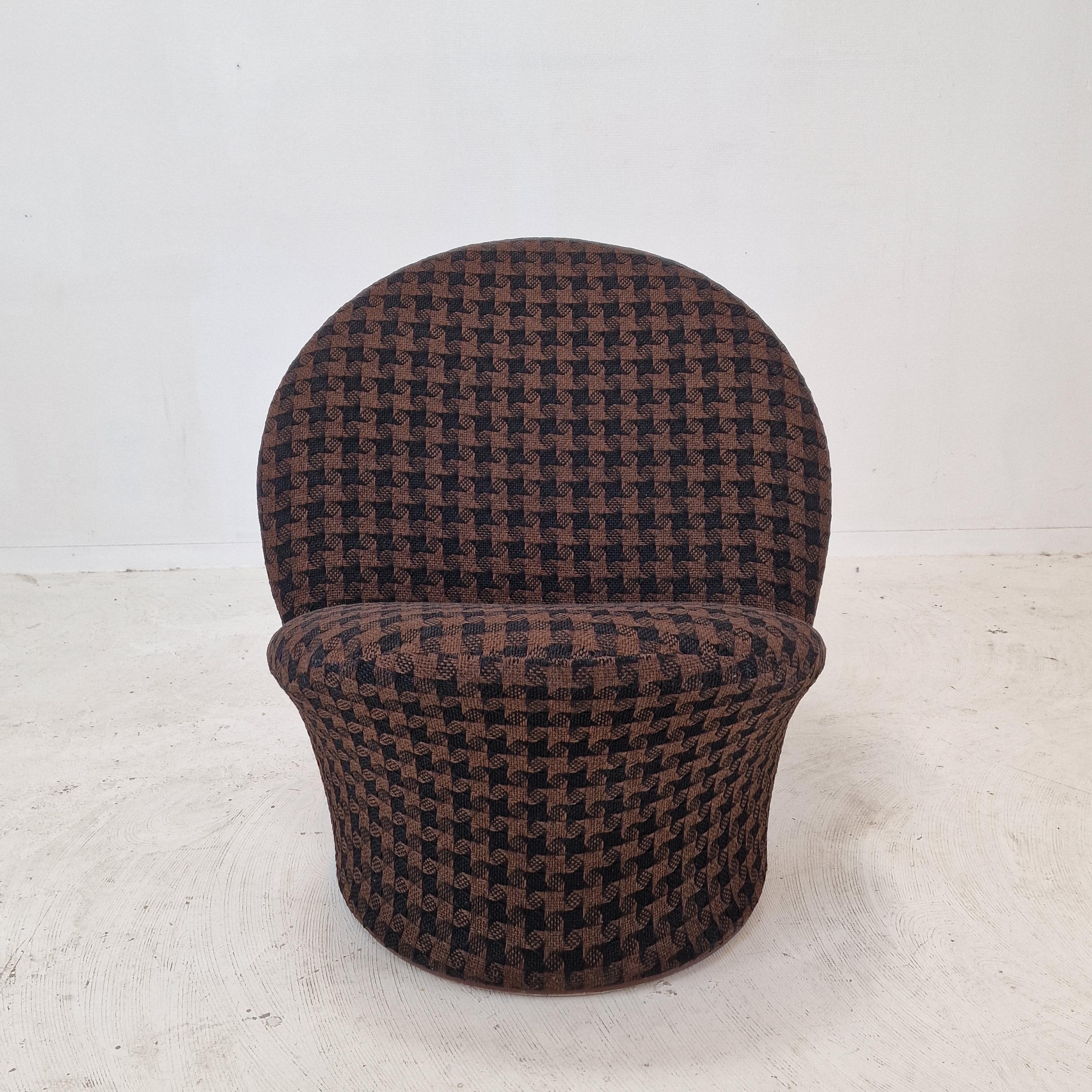Dutch Midcentury Model F572 Chair by Pierre Paulin for Artifort, 1967 For Sale
