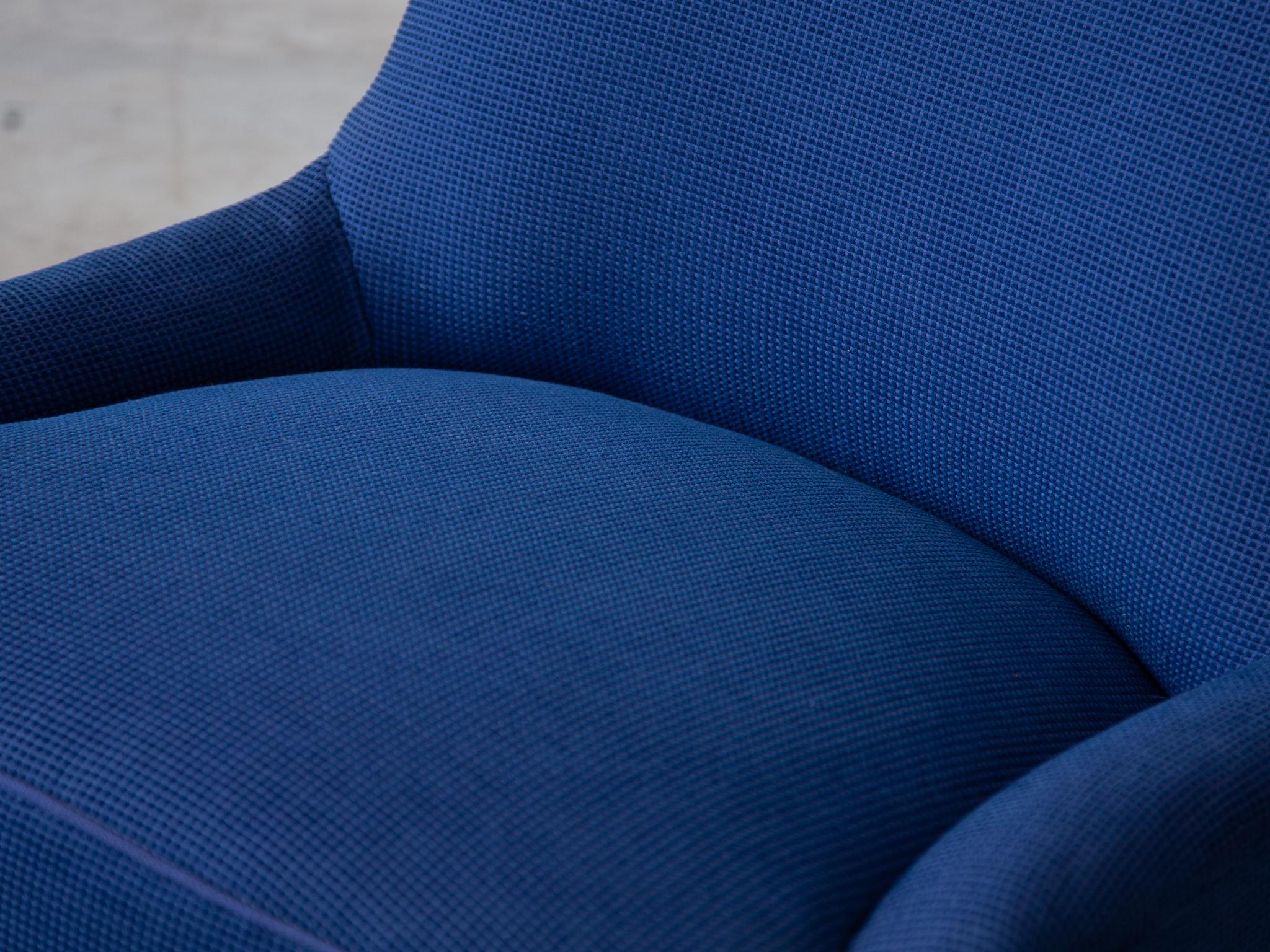 Midcentury Modern 1950s Blue Fabric, Lounge Arm Chair, Scandinavian Design For Sale 2