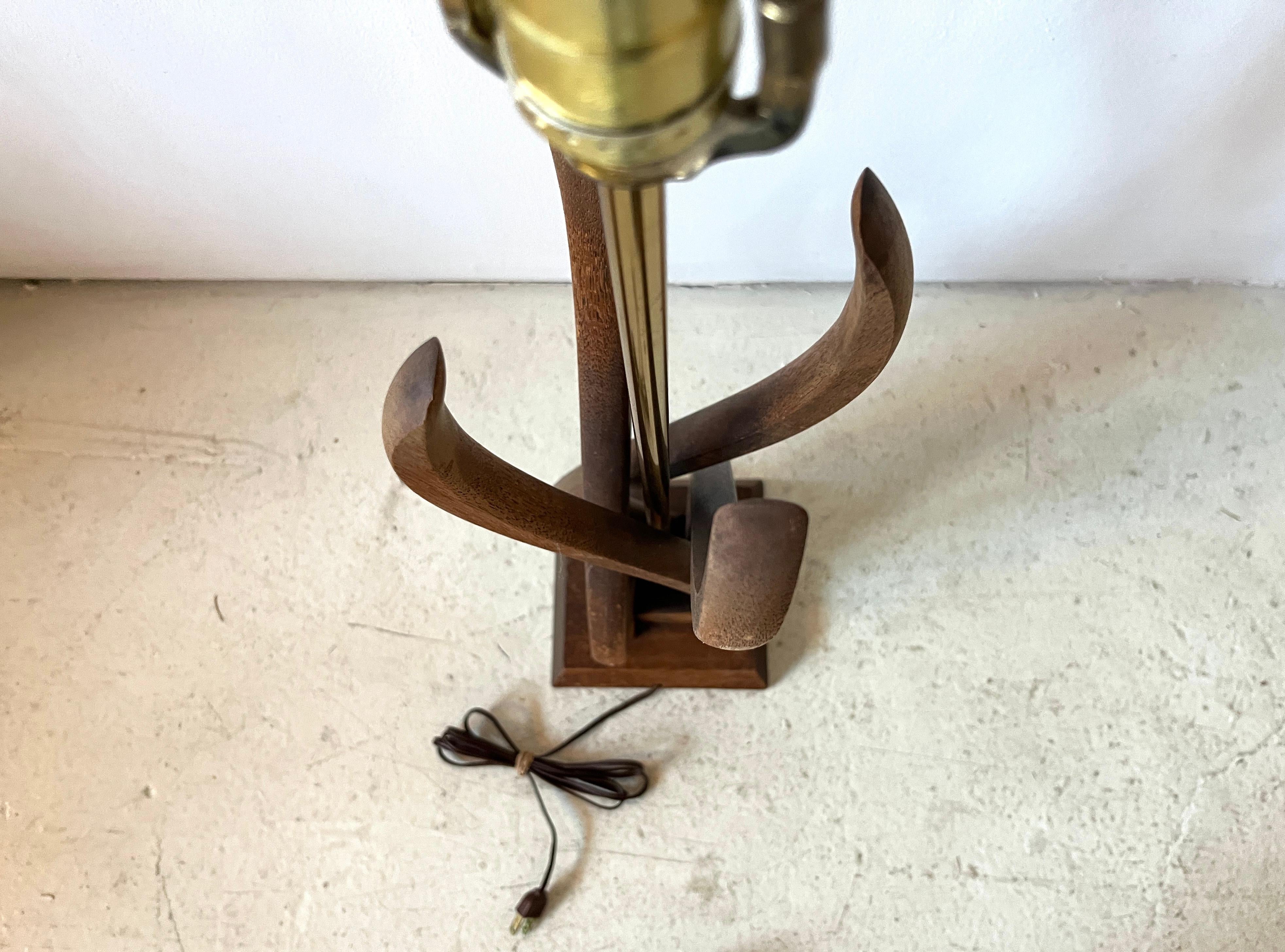 Lámparas de sobremesa escultóricas de nogal vintage de los años 60, modernas de mediados de siglo, modernas orgánicas en venta 3