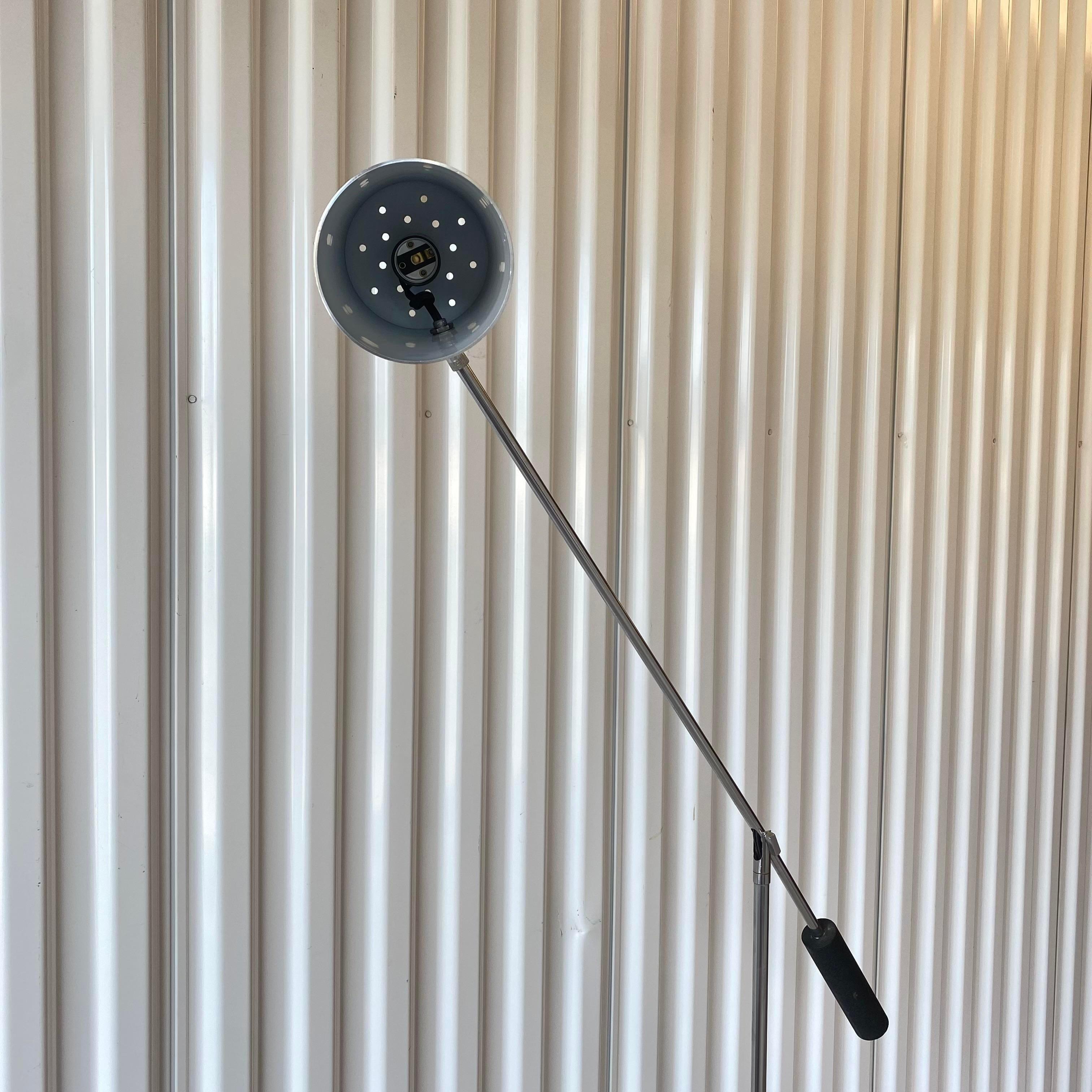 American Midcentury Modern Adjustable Cantilever Floor Lamp Attributed to Sonneman For Sale