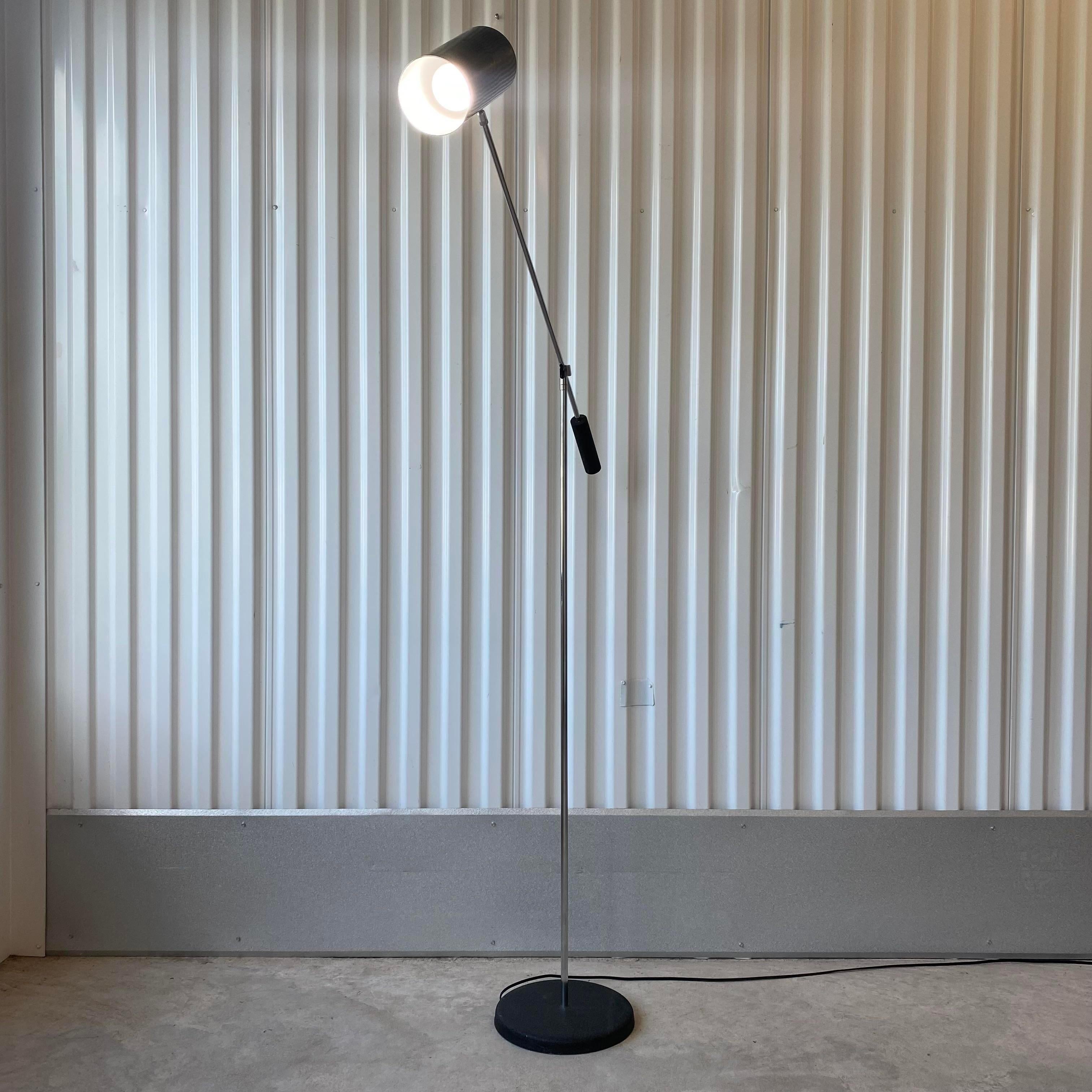 Midcentury Modern Adjustable Cantilever Floor Lamp Attributed to Sonneman For Sale 2