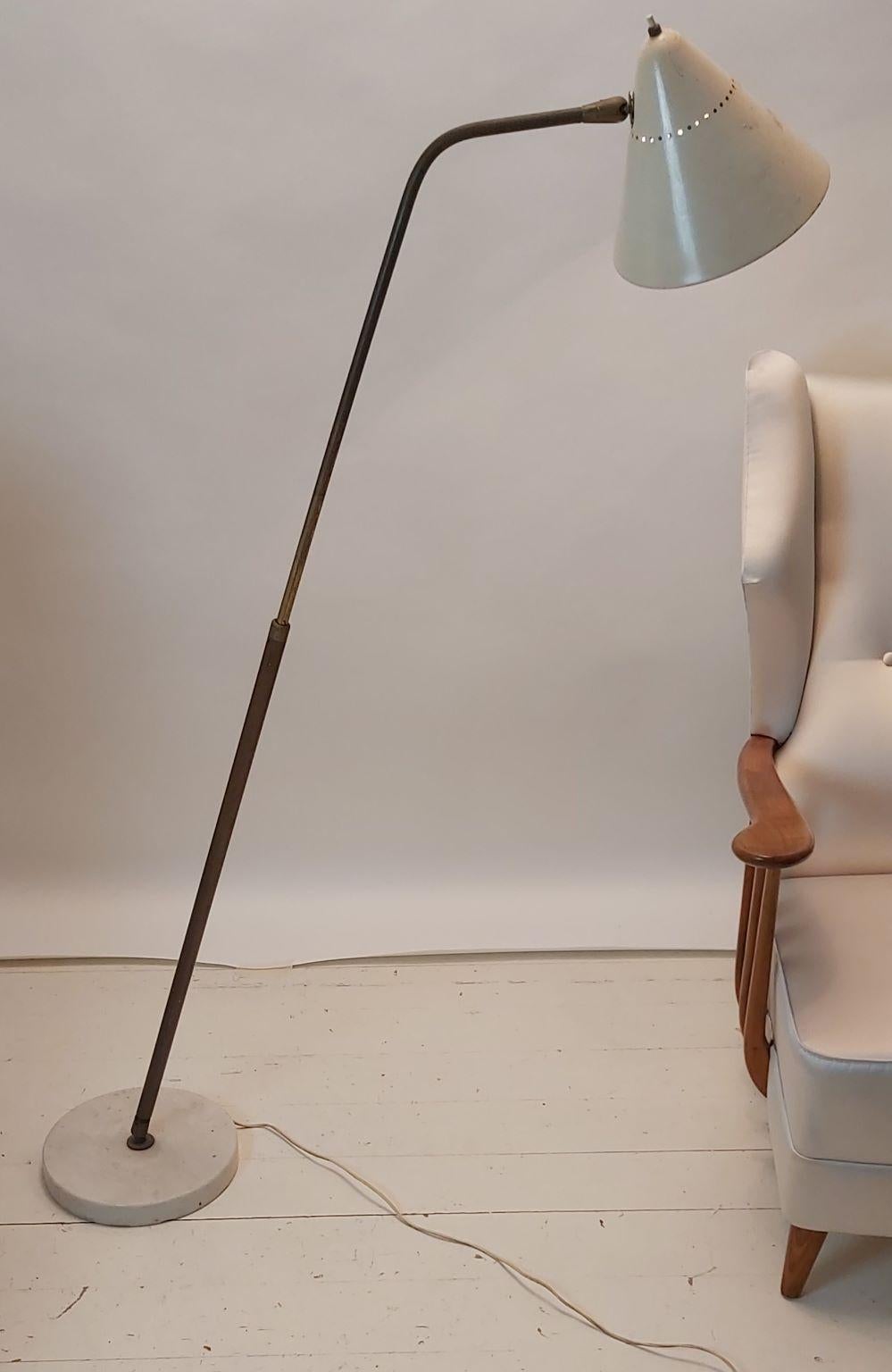 Mid-Century Modern Adjustable Floor Lamp by F. Ostuni for Oluce Rare Italy 1950s For Sale 7