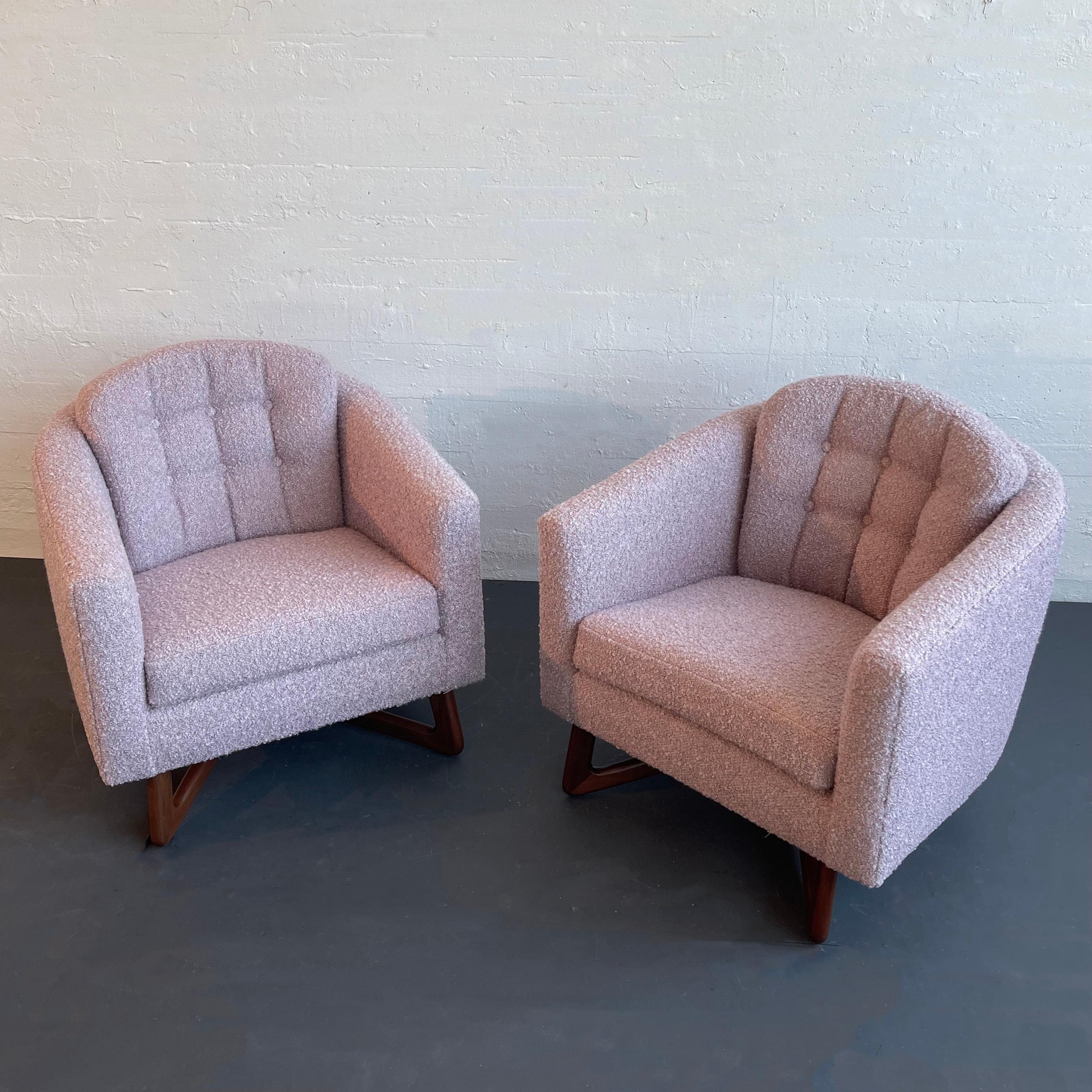 Mid-Century Modern The Modernity Adrian Pearsall Style Lavender Bouclé Barrel Club Chairs en vente