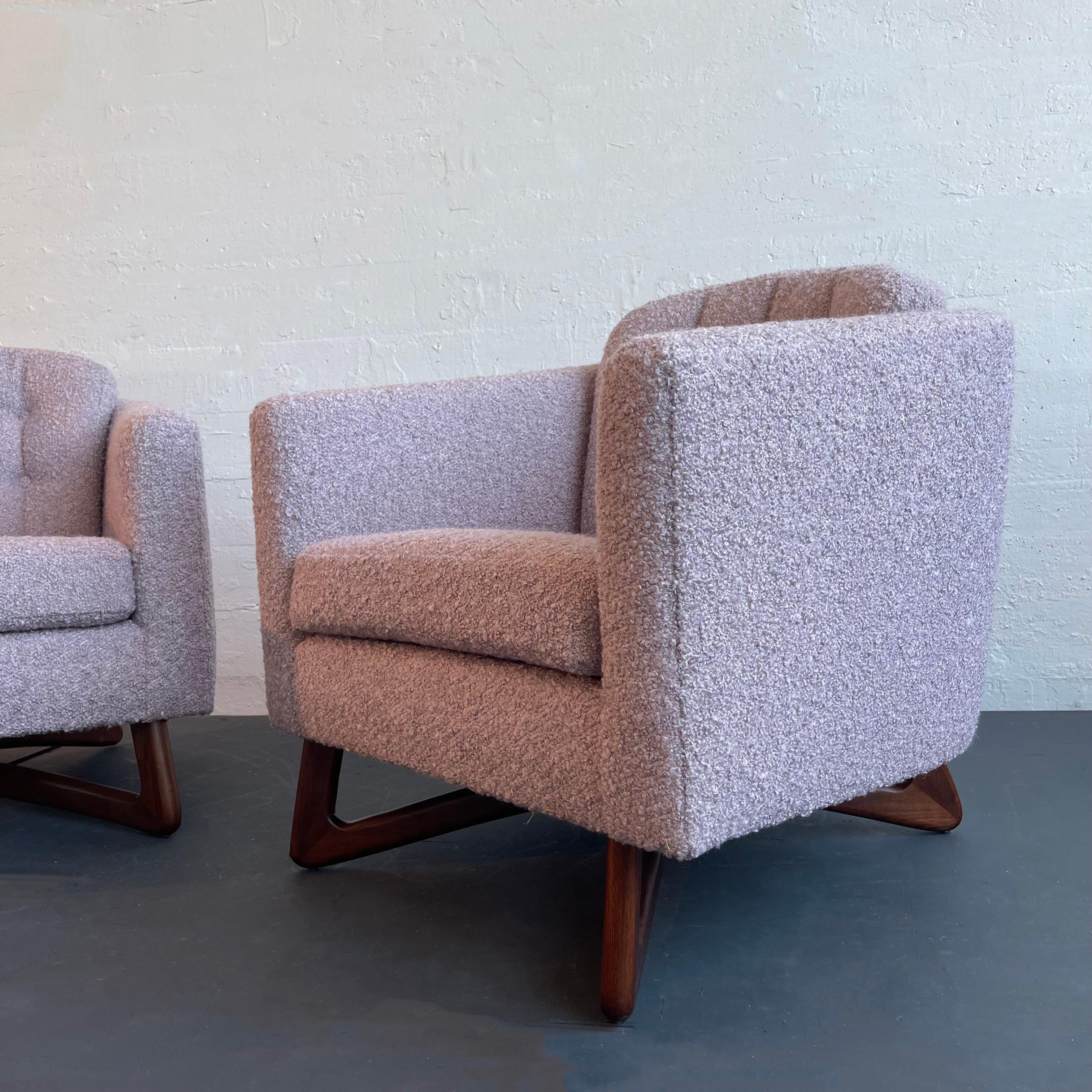 The Modernity Adrian Pearsall Style Lavender Bouclé Barrel Club Chairs en vente 1