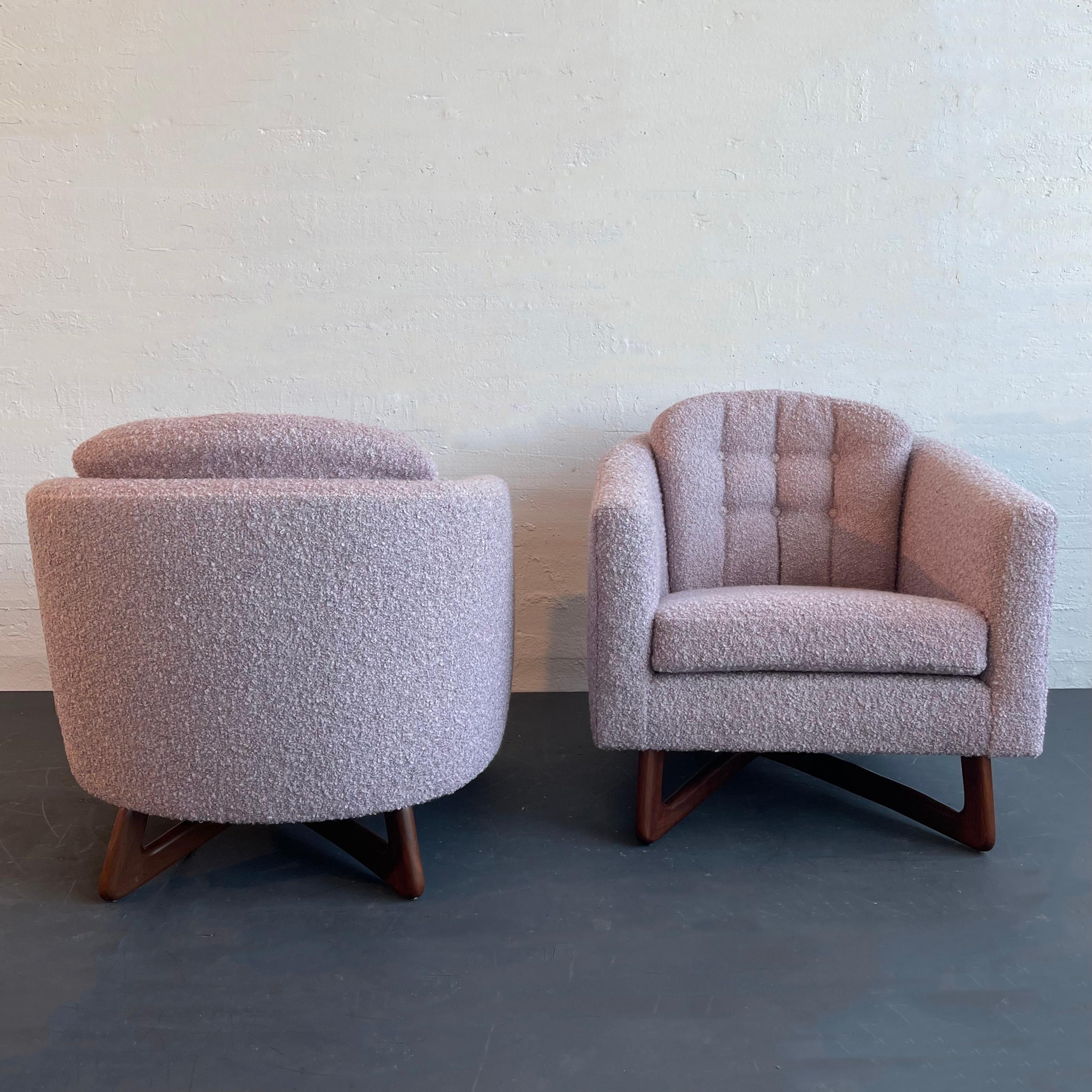 The Modernity Adrian Pearsall Style Lavender Bouclé Barrel Club Chairs en vente 2