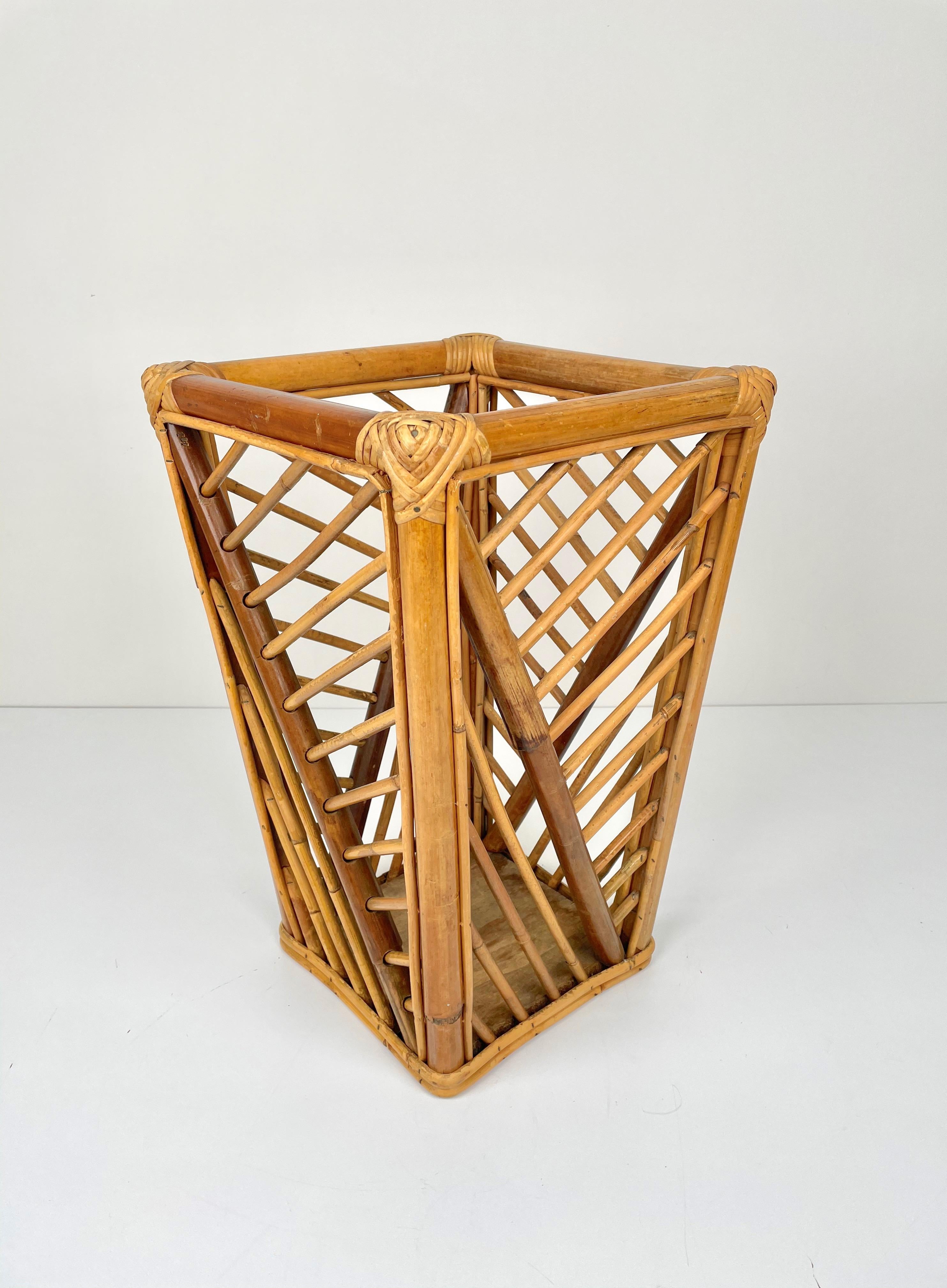 Mid-Century Modern Bamboo and Rattan Umbrella Stand, Italy, 1960s In Good Condition For Sale In Rome, IT