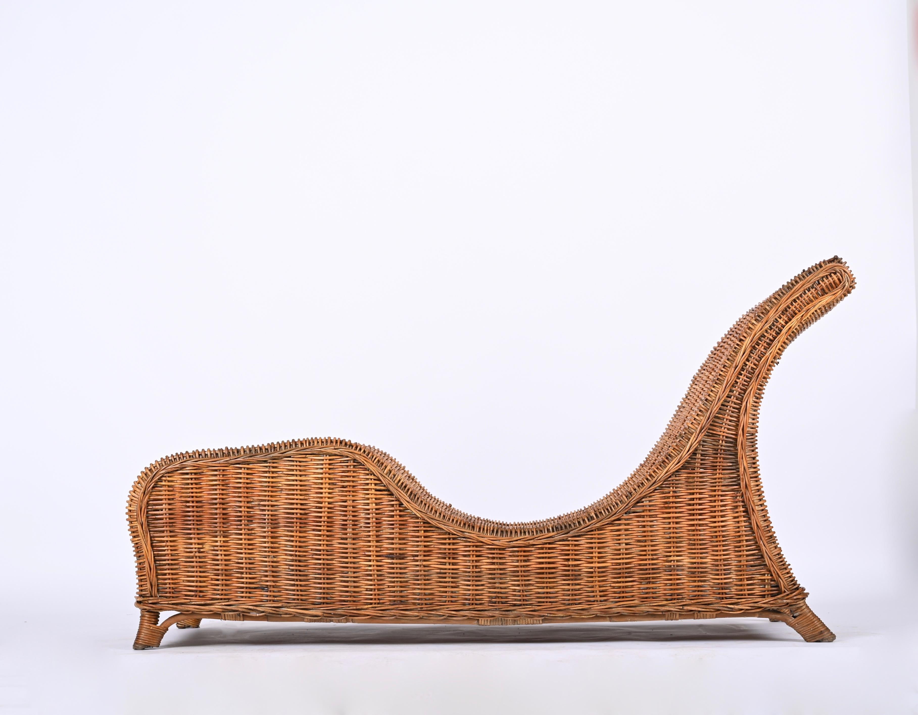 Midcentury Modern Bamboo and Wicker Italian Chaise Longue, 1960s In Good Condition For Sale In Roma, IT