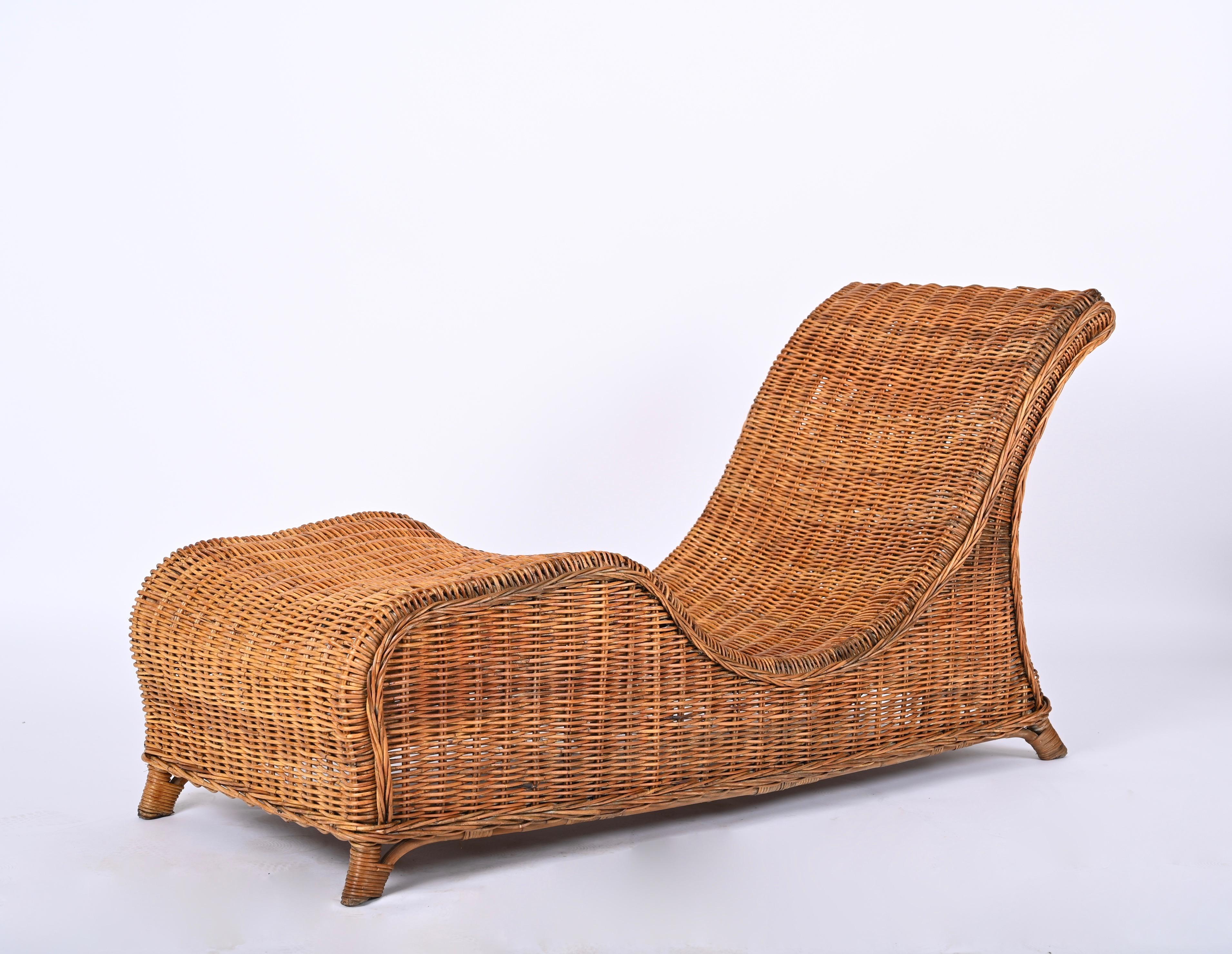 Midcentury Modern Bamboo and Wicker Italian Chaise Longue, 1960s For Sale 1