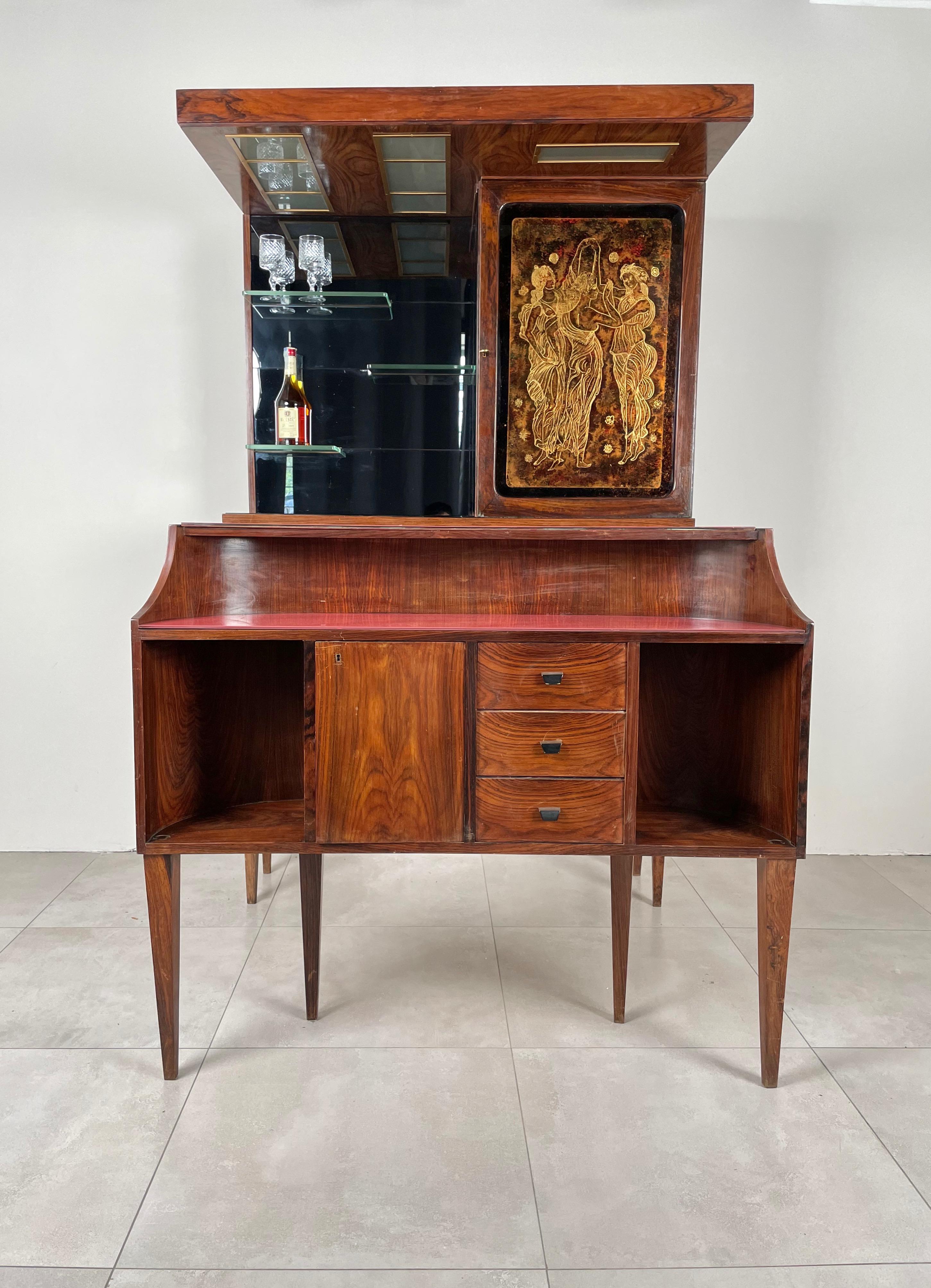 Métal Meuble de bar moderne du milieu du siècle dernier en bois, miroir et verre, Italie, années 1960 en vente
